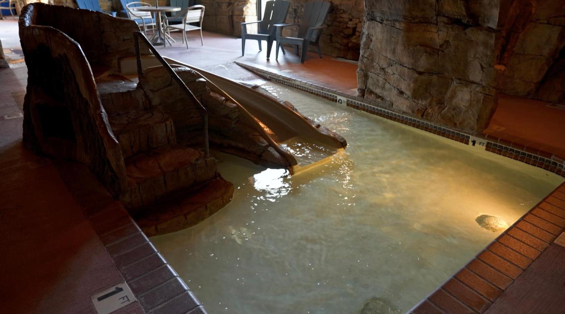 AmericInn by Wyndham Chippewa Falls photo 16