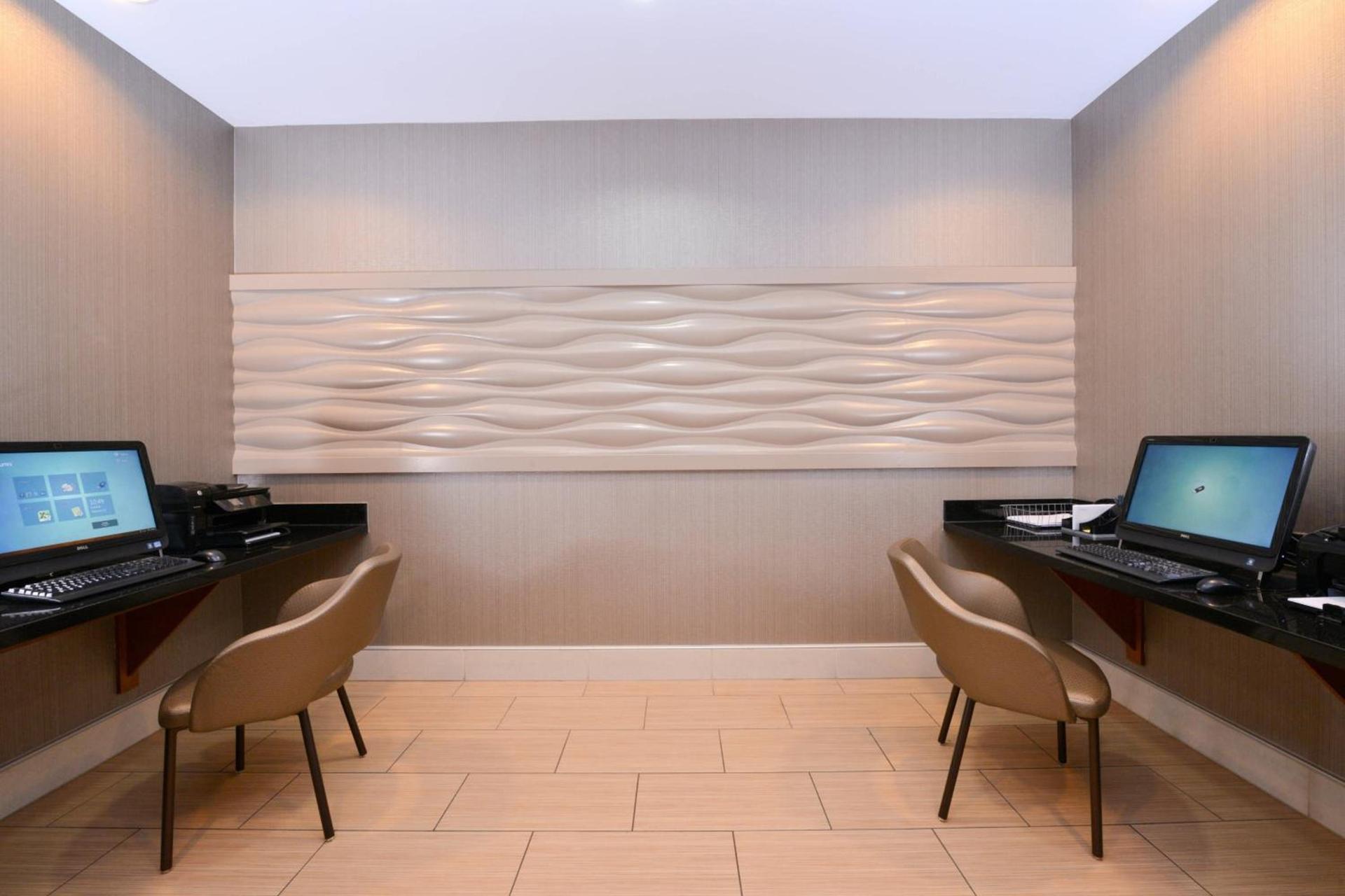 SpringHill Suites by Marriott Corona Riverside photo 13