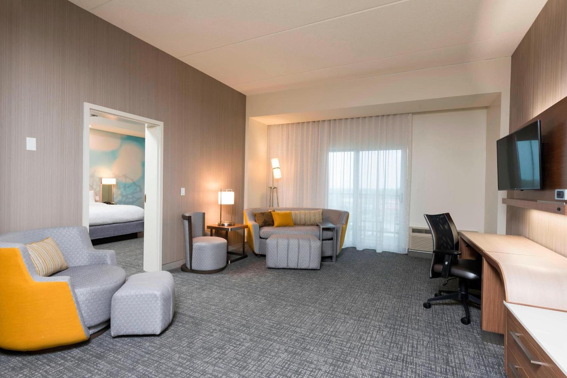 Courtyard by Marriott Mt. Pleasant at Central Michigan University photo 13