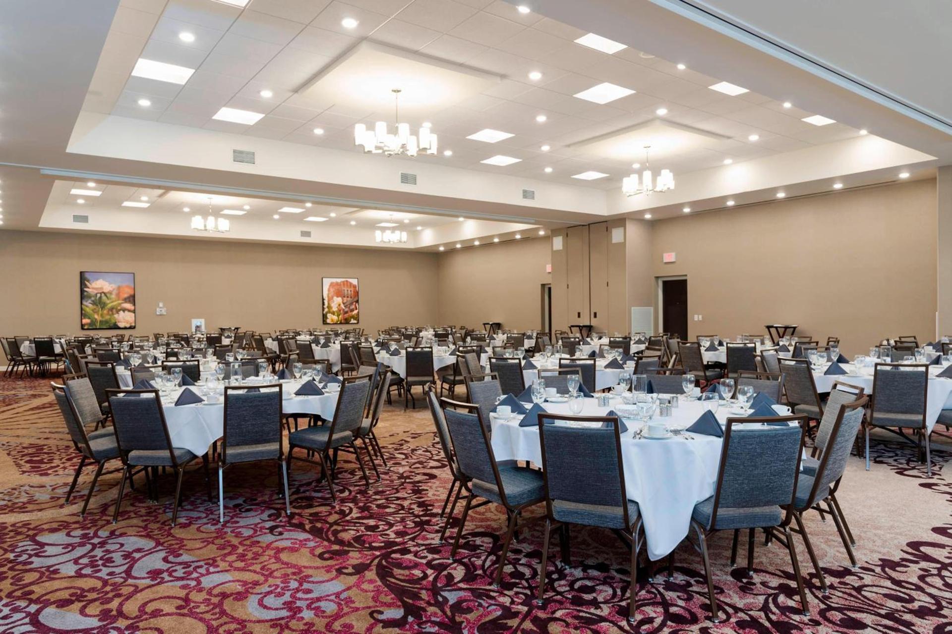 Courtyard by Marriott Mt. Pleasant at Central Michigan University photo 37