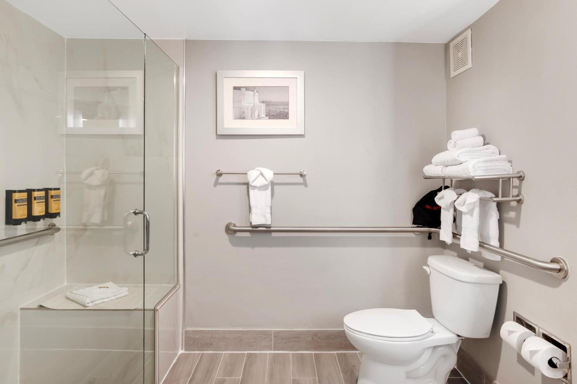 Best Western Plus Commerce Hotel photo 49