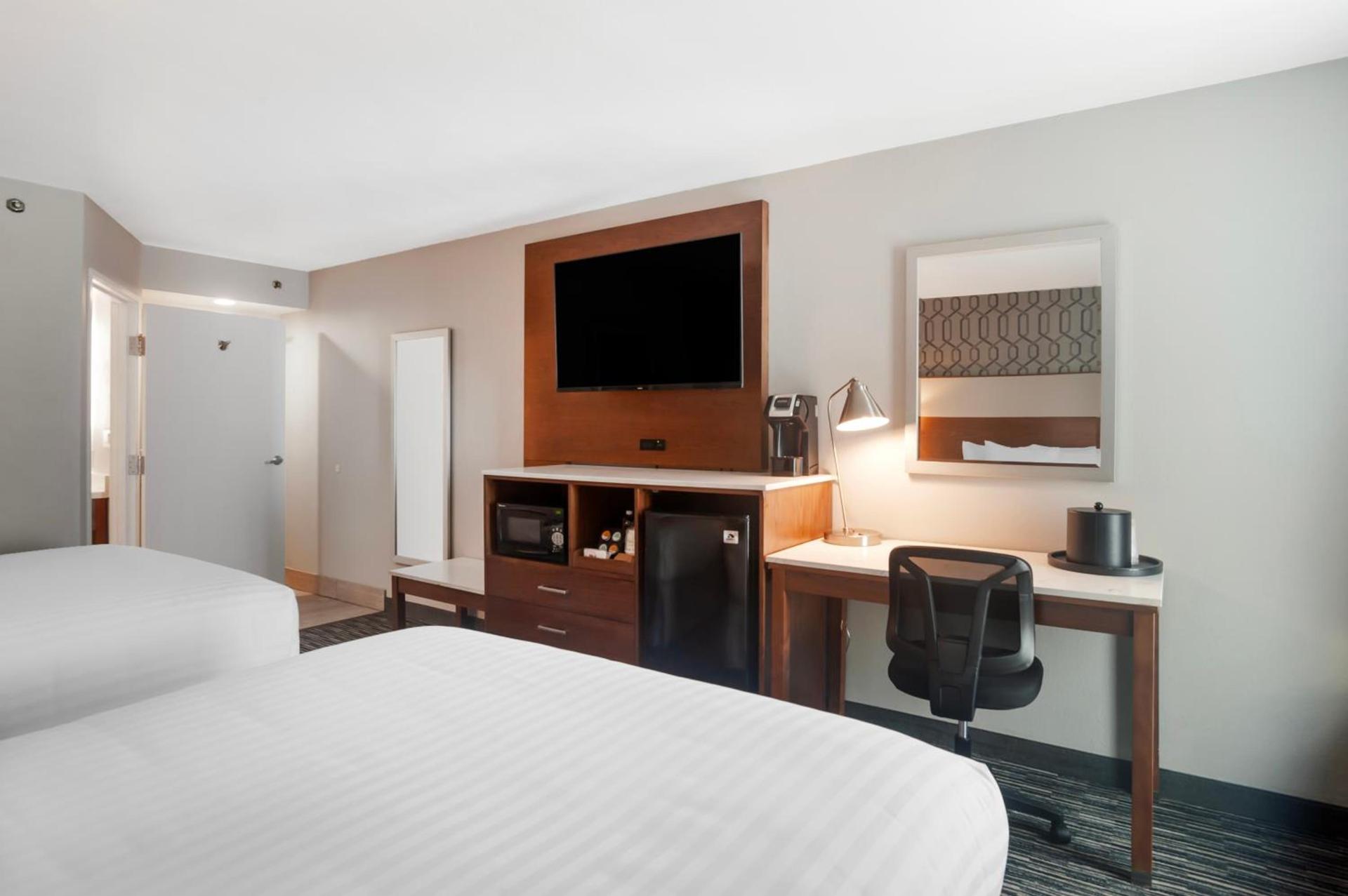 Best Western Plus Commerce Hotel photo 52