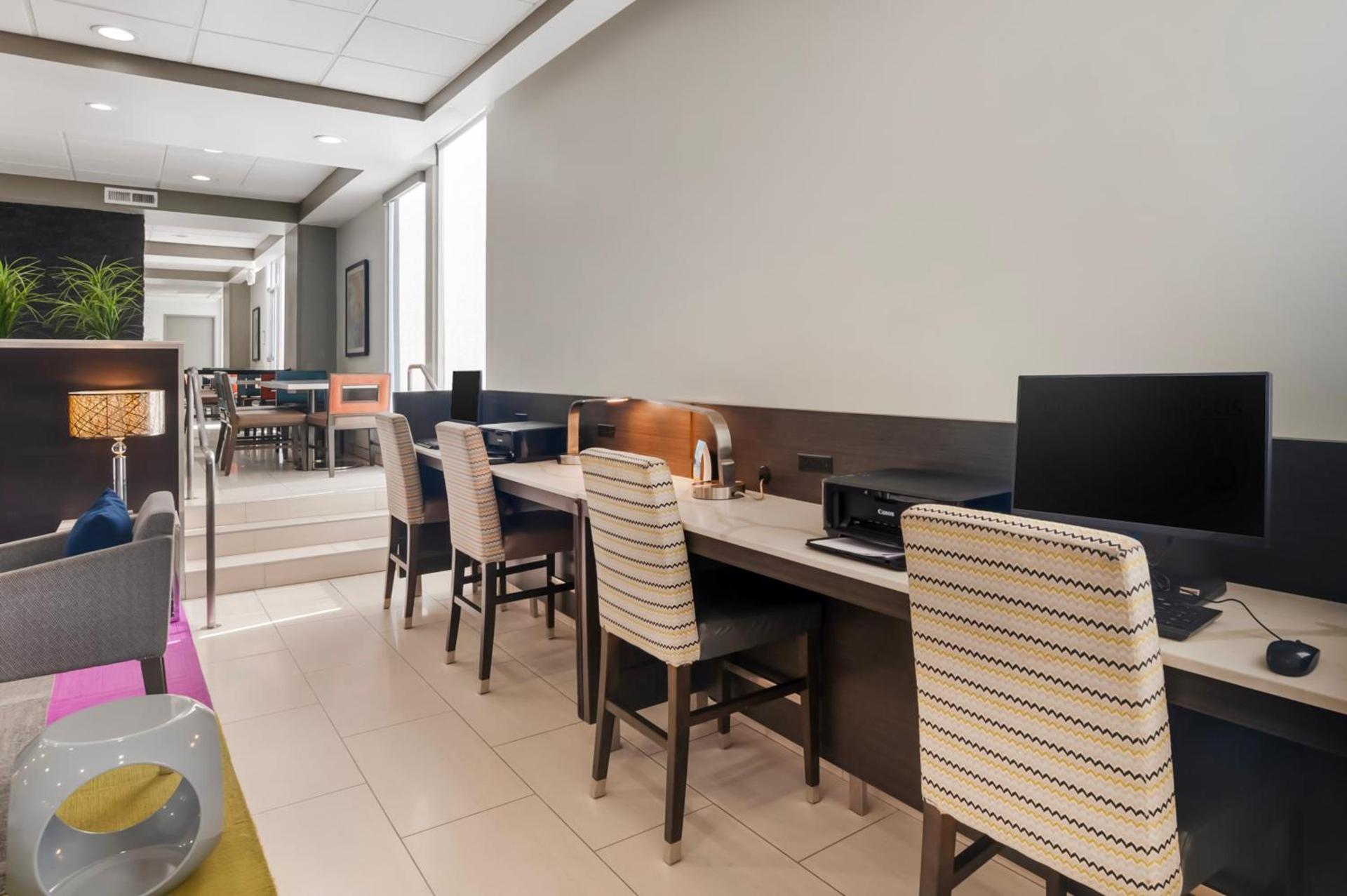 Best Western Plus Commerce Hotel photo 54
