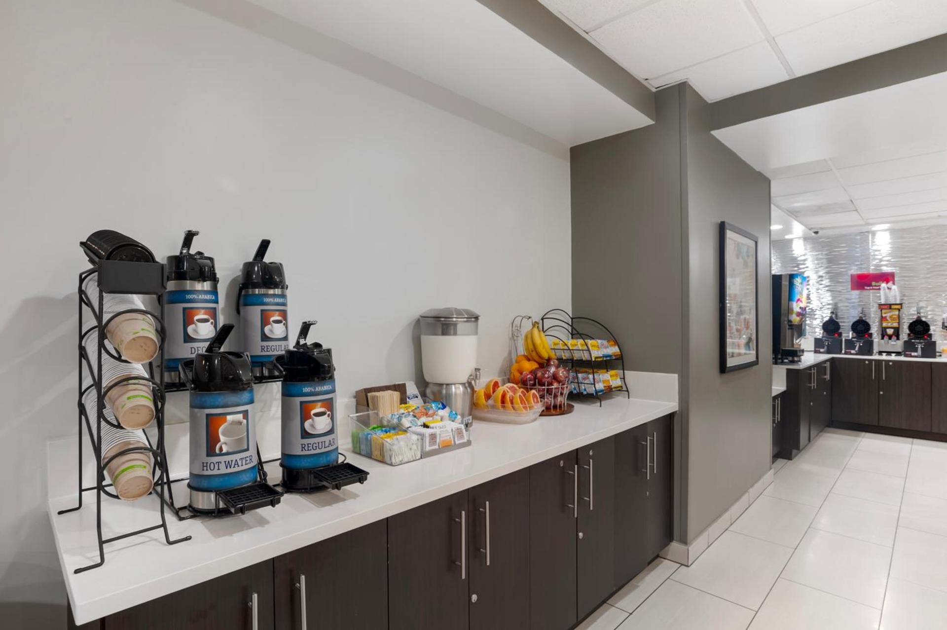 Best Western Plus Commerce Hotel photo 60