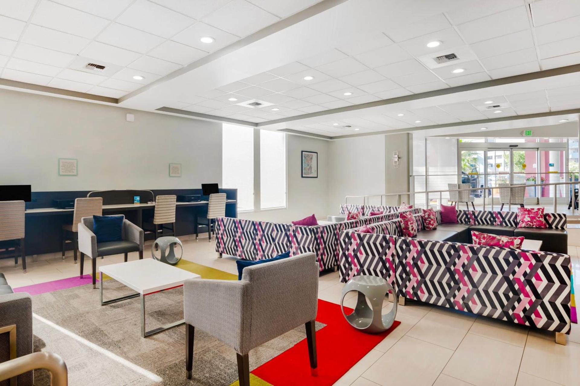 Best Western Plus Commerce Hotel photo 70