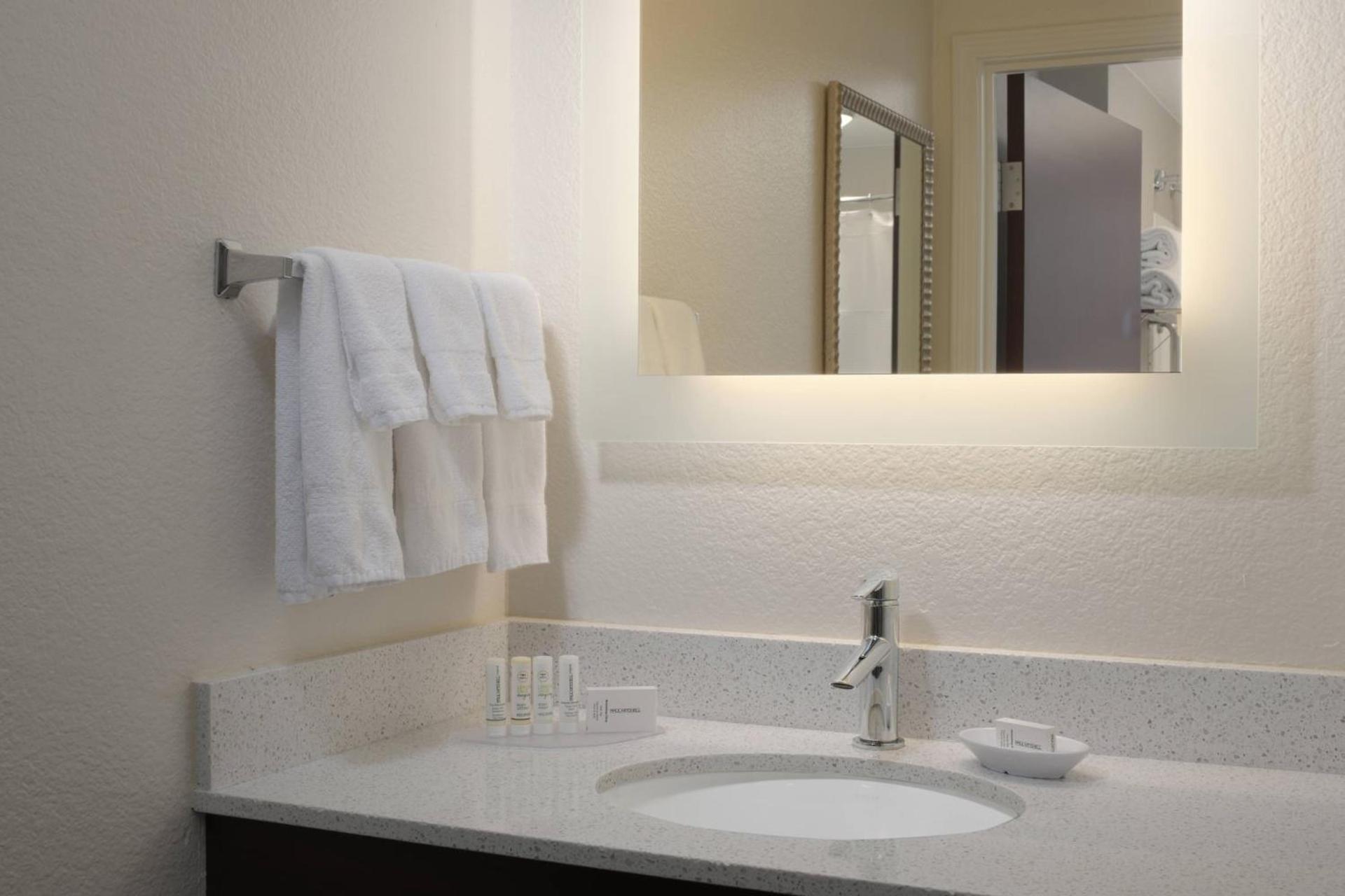 SpringHill Suites Dallas Addison/Quorum Drive photo 11