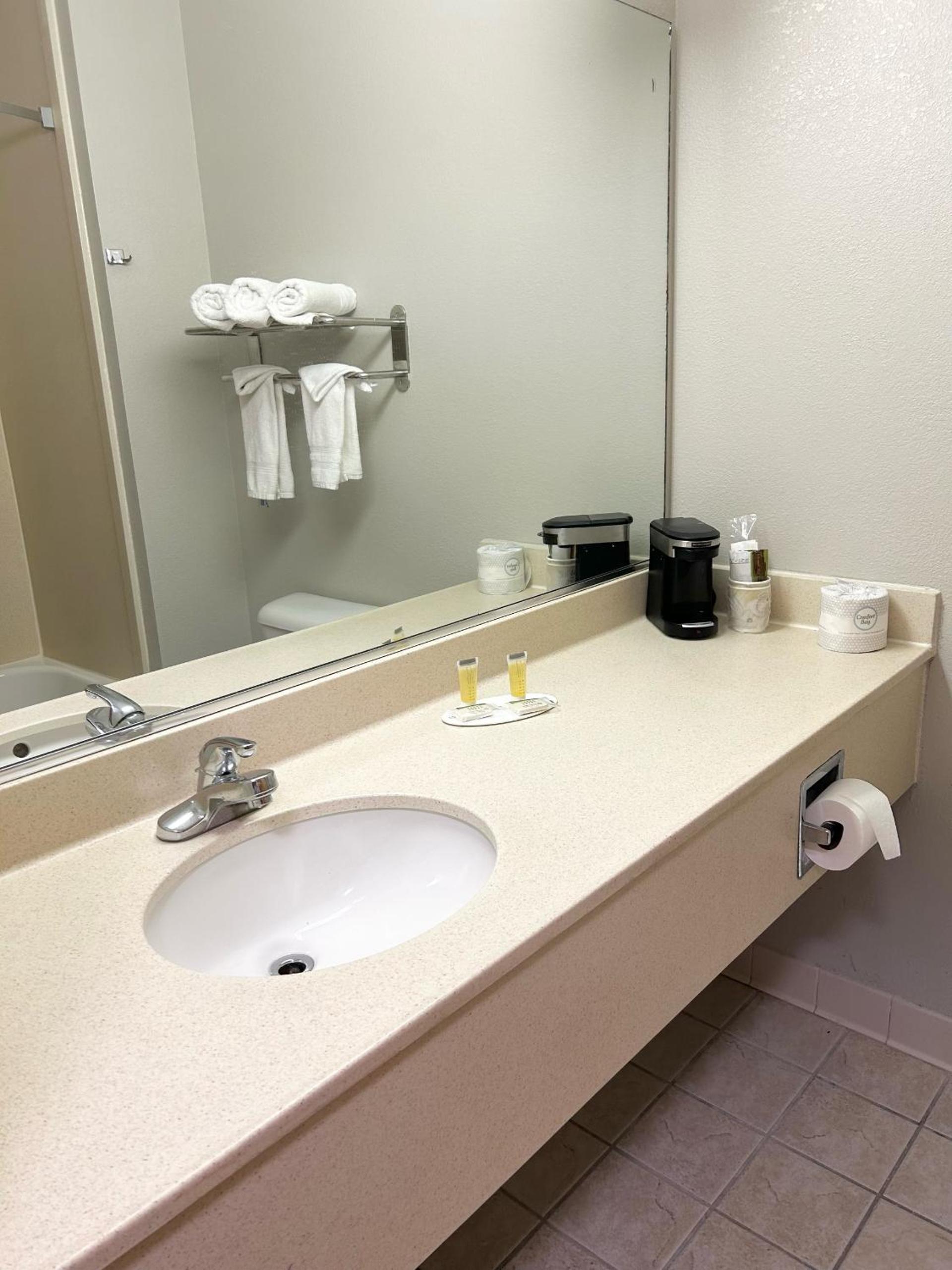 Days Inn by Wyndham, Glen Allen - Richmond North photo 26