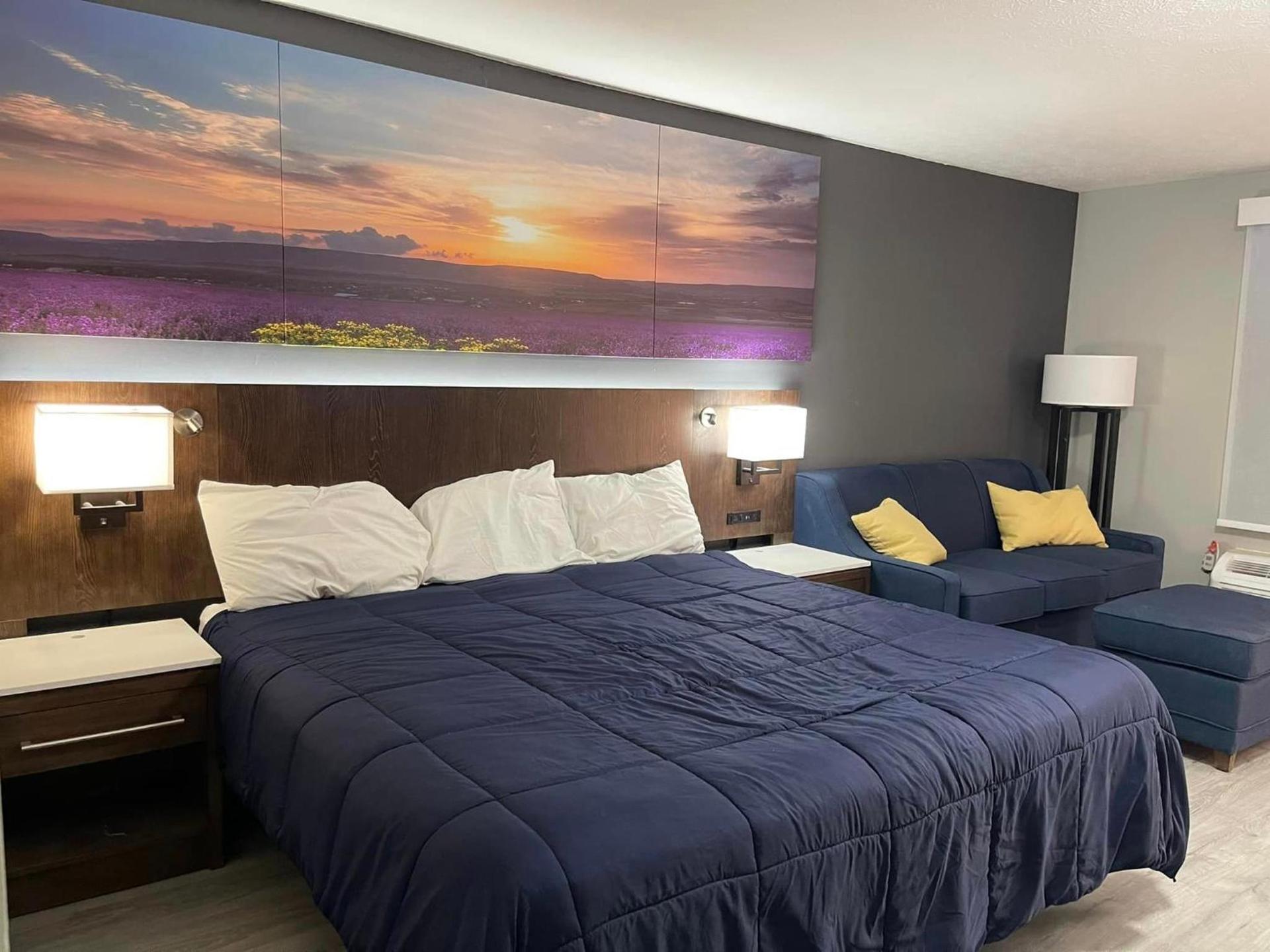 Luxor Inn & Suites, a Travelodge by Wyndham photo 36