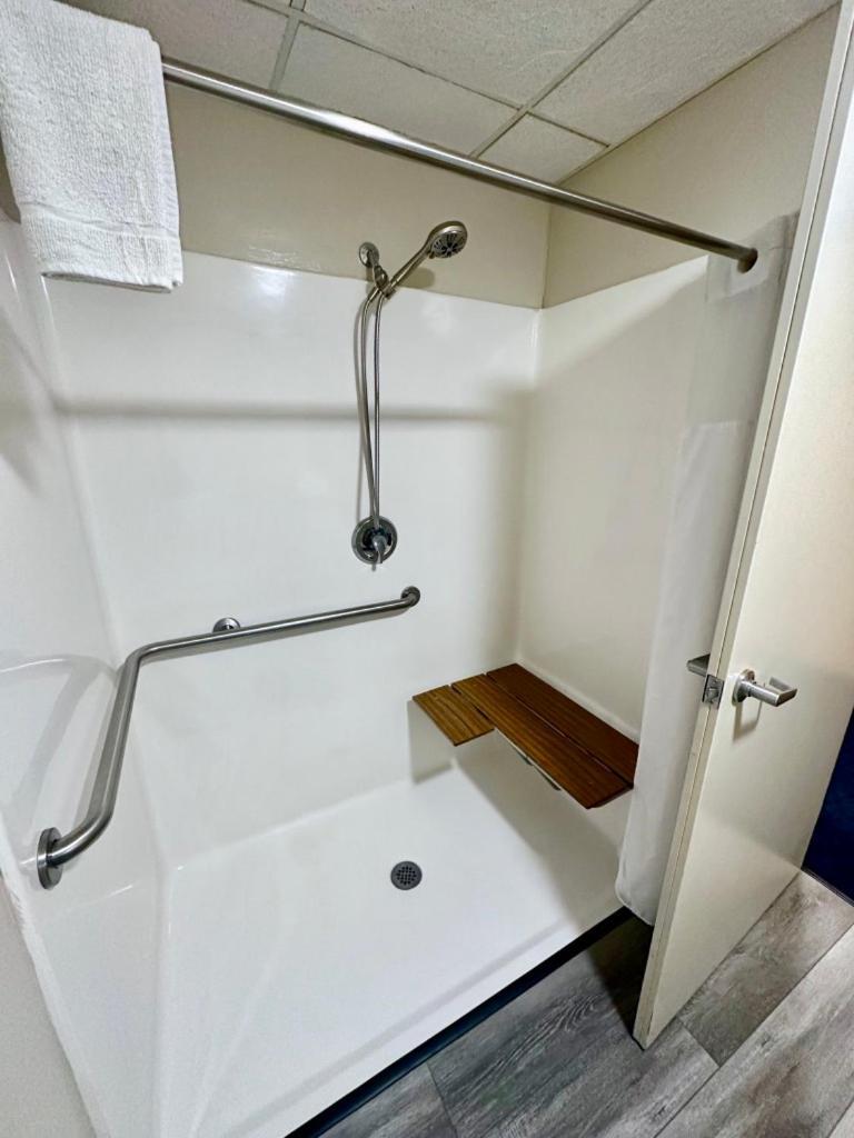 Islander Inn photo 31