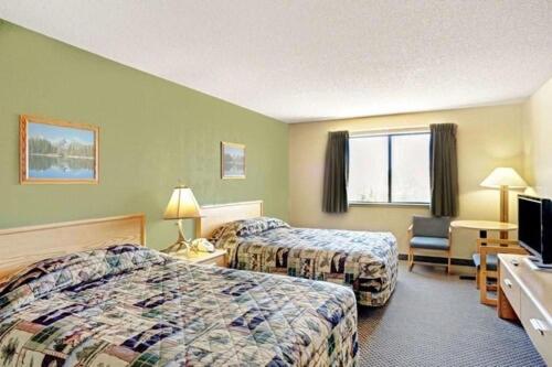 Topaz Lodge photo 16