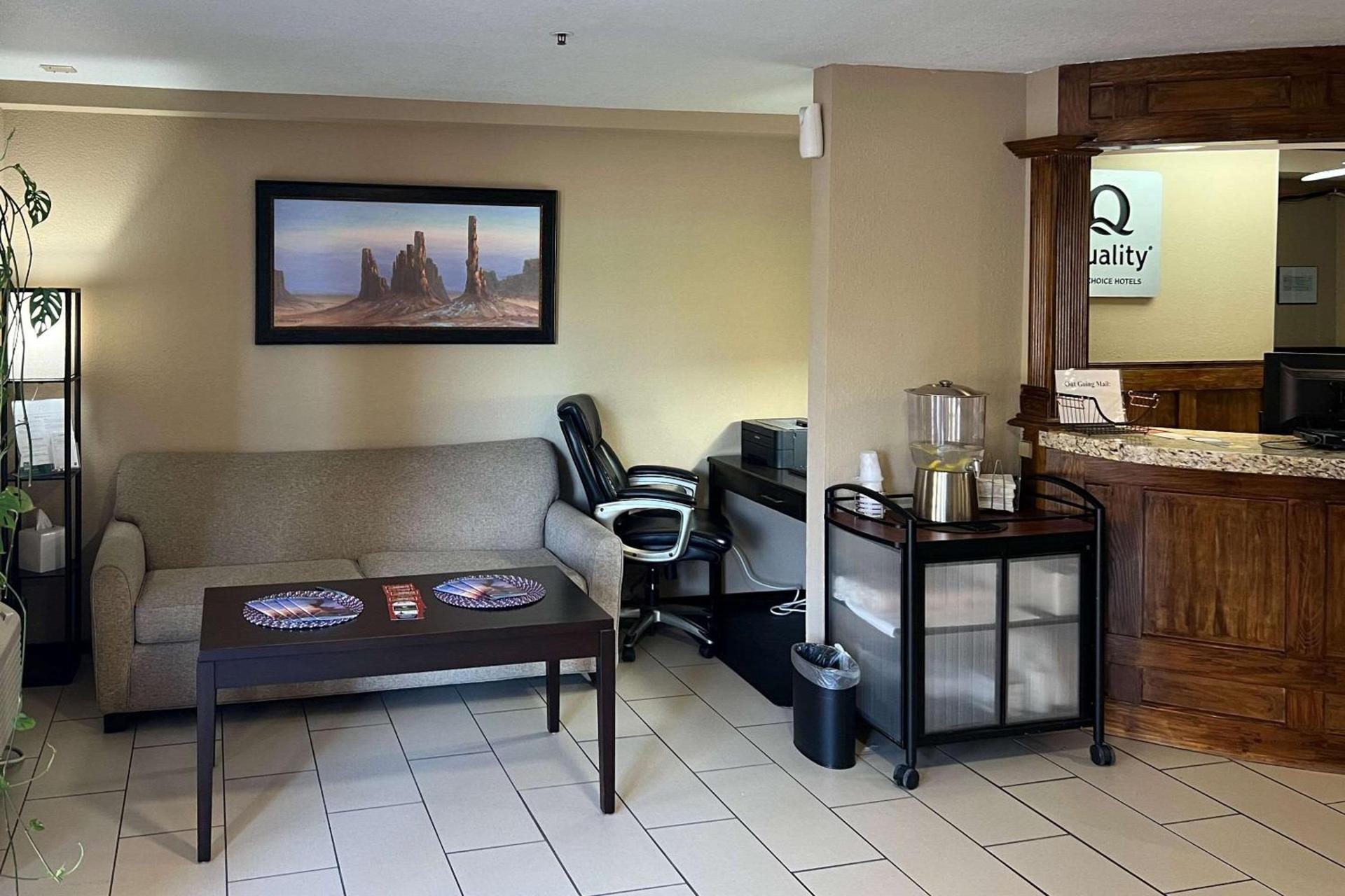 Quality Inn & Suites Farmington photo 7