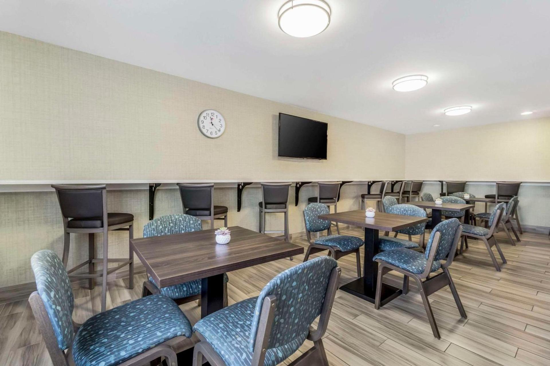 Comfort Inn & Suites Pacific - Auburn photo 18