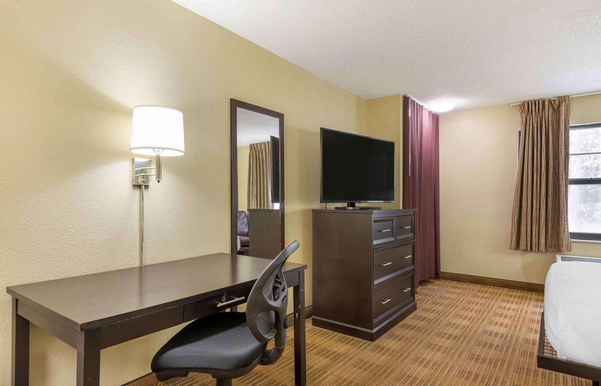 Suburban Studios Columbus Fort Benning Area photo 29