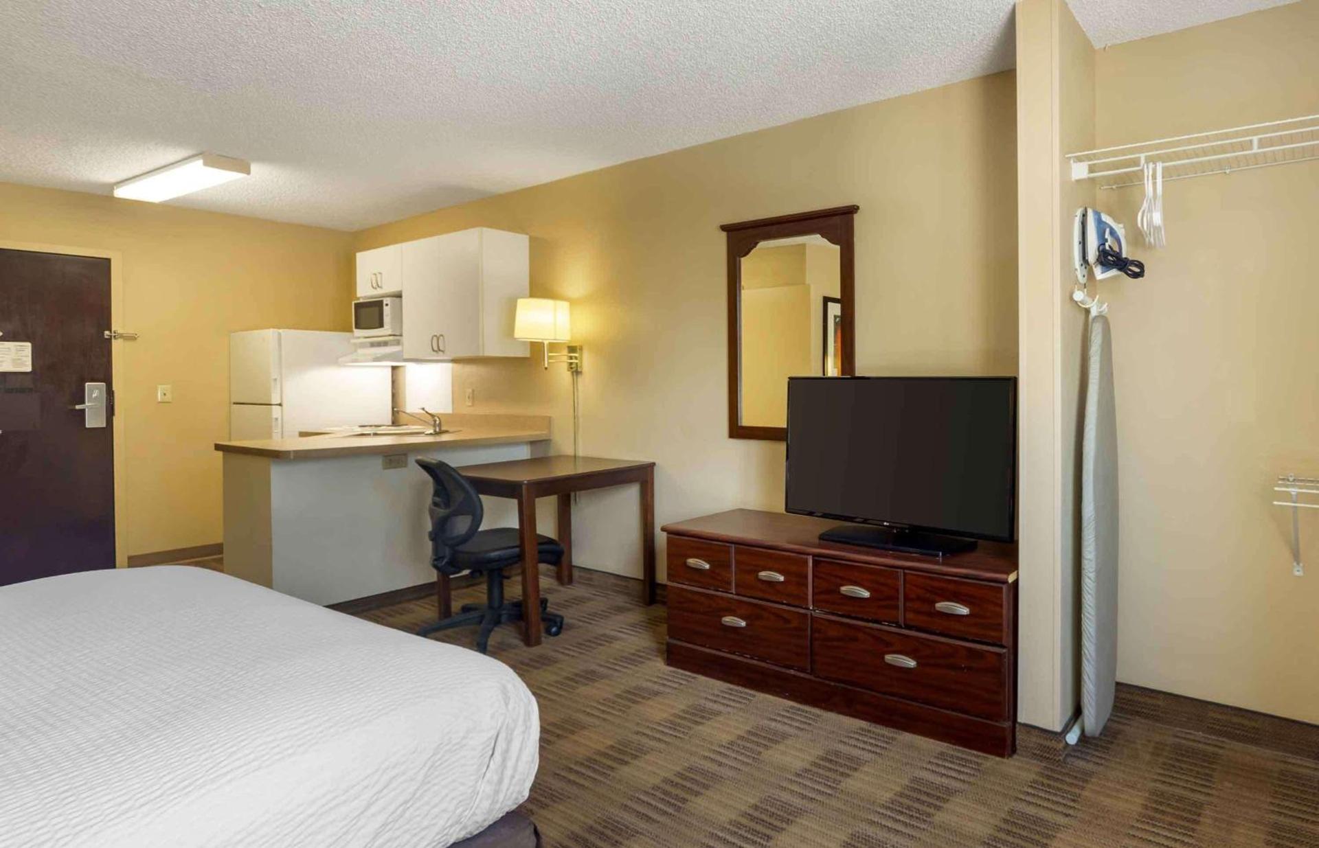 Extended Stay America Suites - Oklahoma City - NW Expressway photo 10
