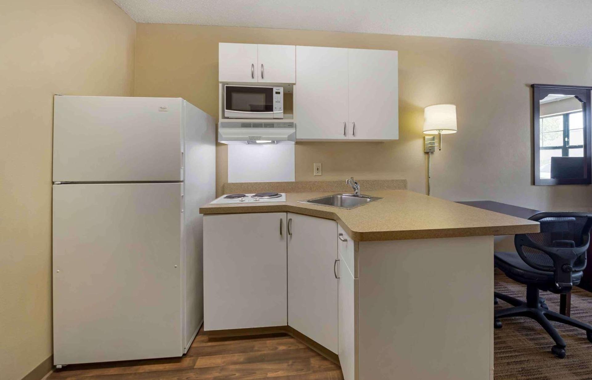 Extended Stay America Suites - Oklahoma City - NW Expressway photo 11