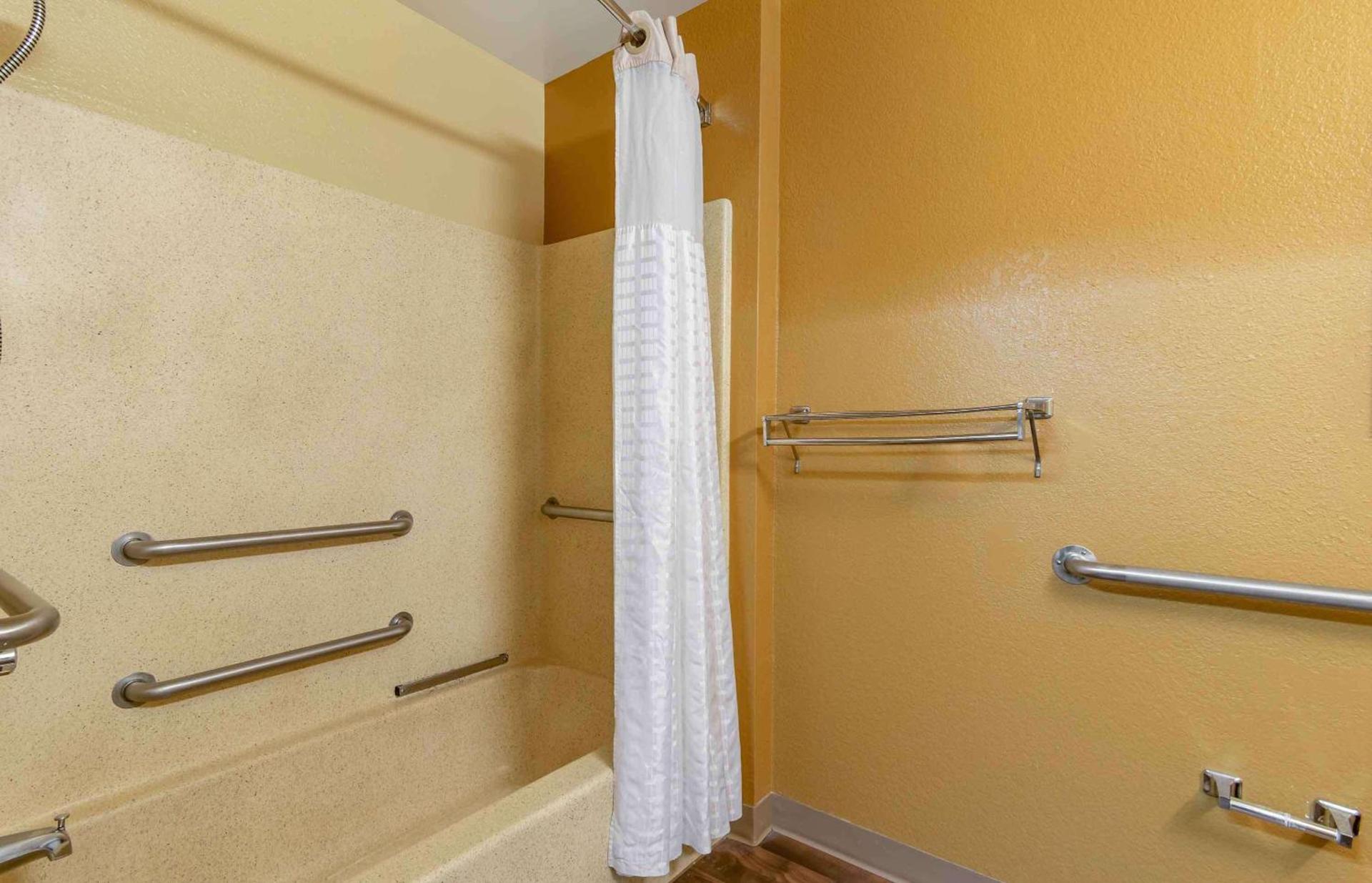 Suburban Studios Columbus Fort Benning Area photo 27