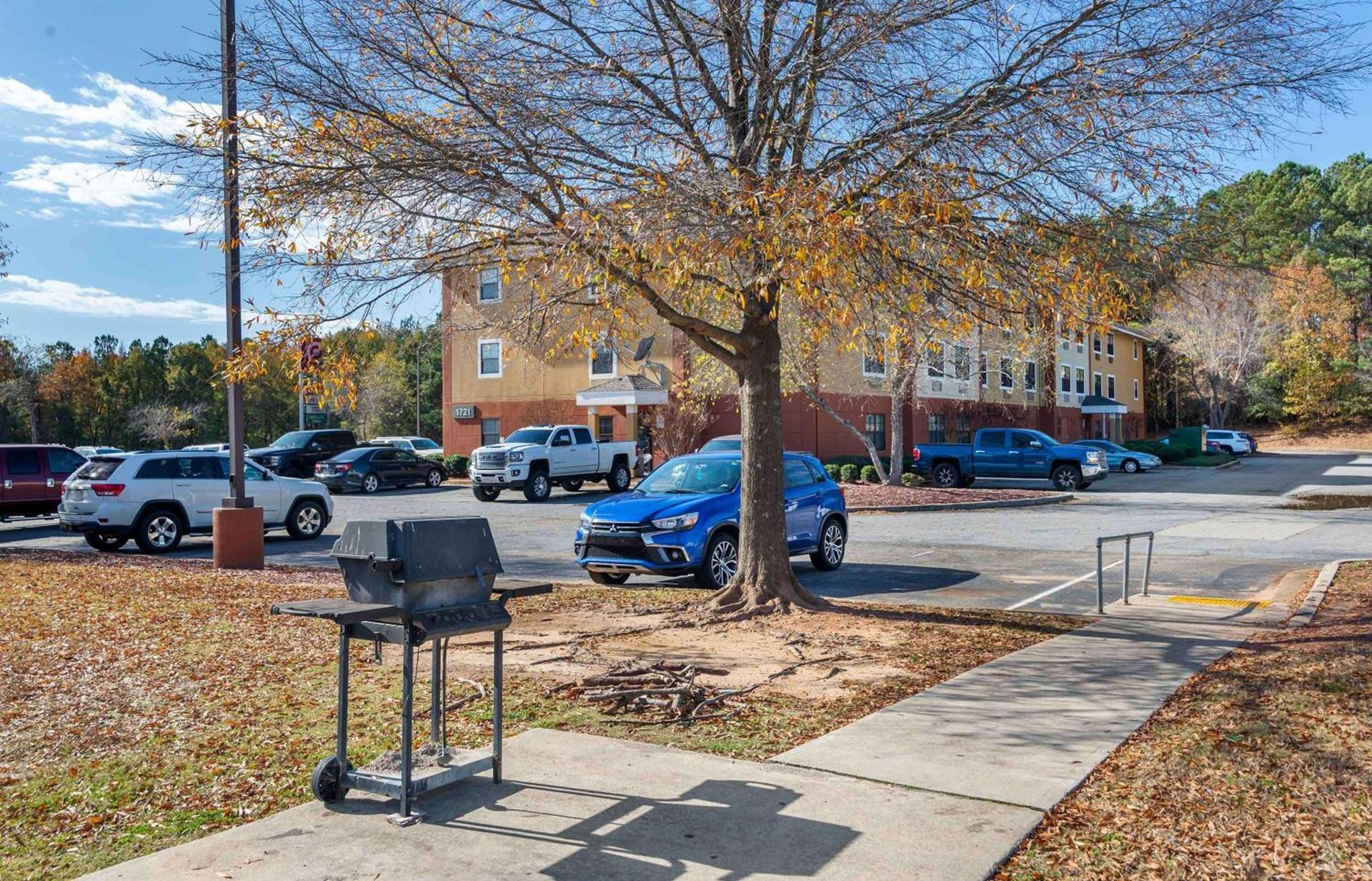 Suburban Studios Columbus Fort Benning Area photo 25