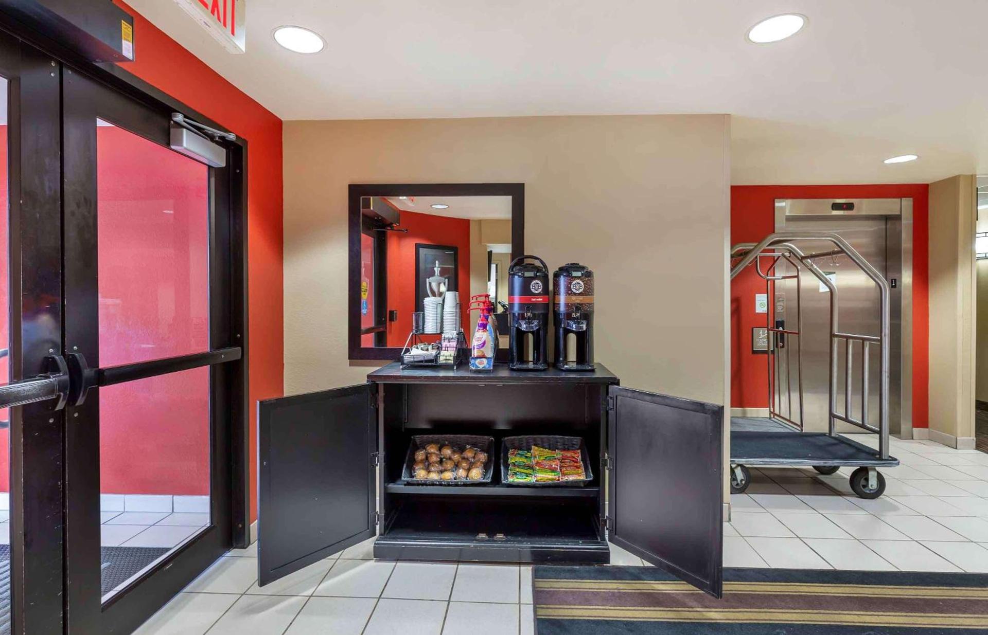 Extended Stay America Suites - Cleveland - Brooklyn photo 9