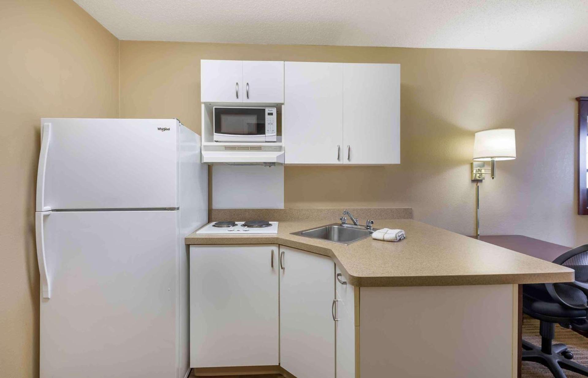 Extended Stay America Suites - Cleveland - Brooklyn photo 13