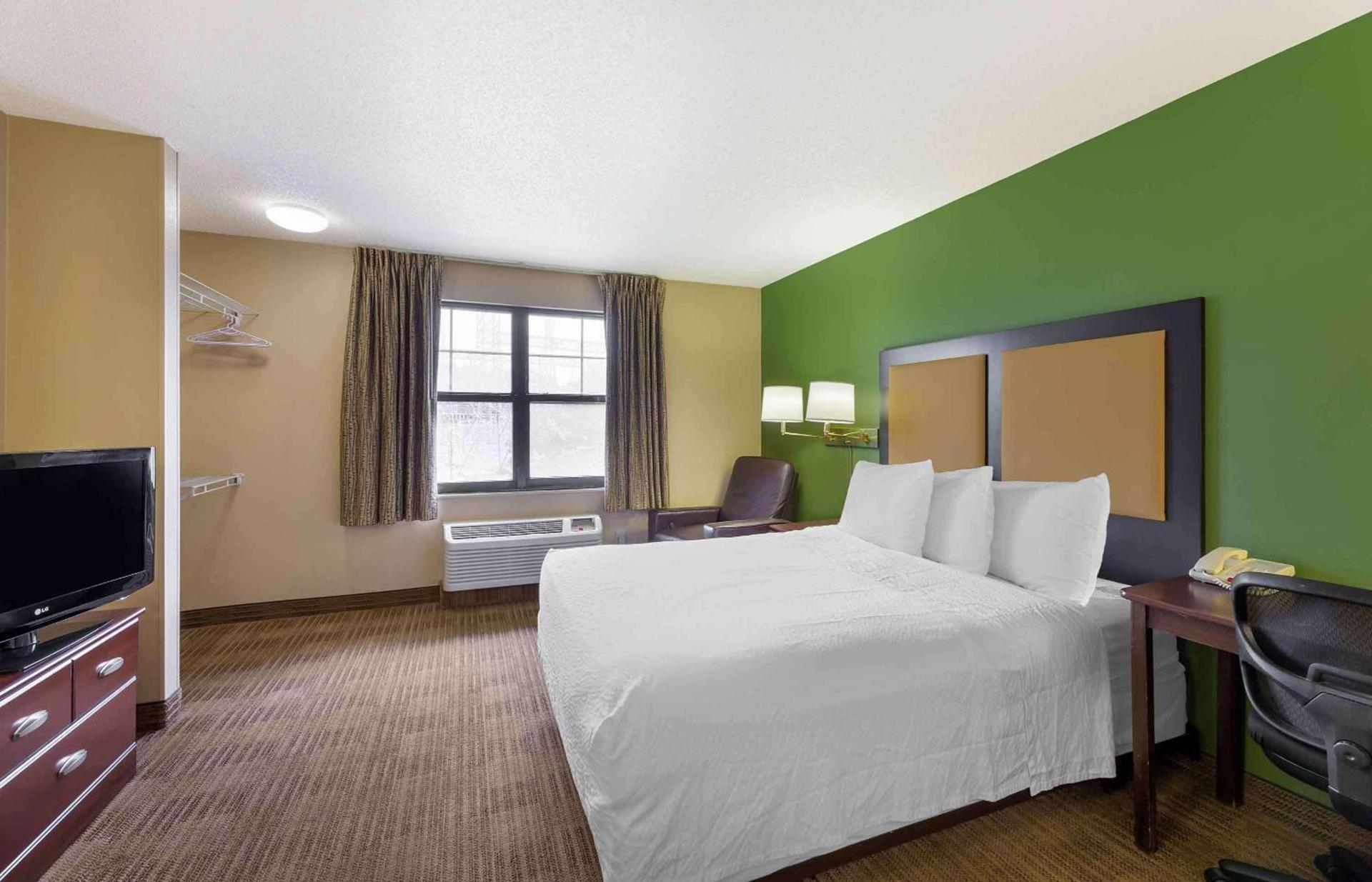 Extended Stay America Suites - Cleveland - Brooklyn photo 11