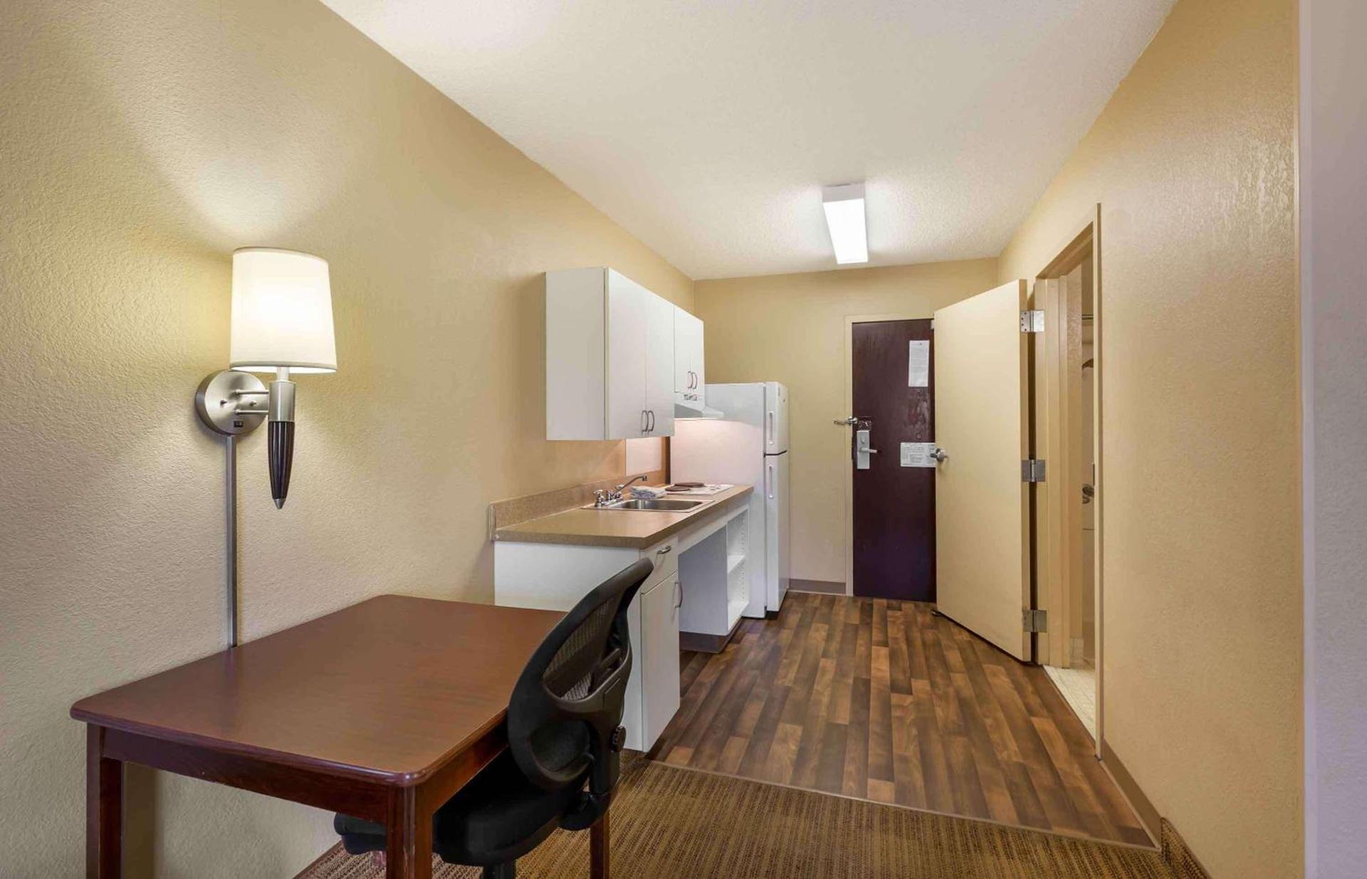 Extended Stay America Suites - Cleveland - Brooklyn photo 16