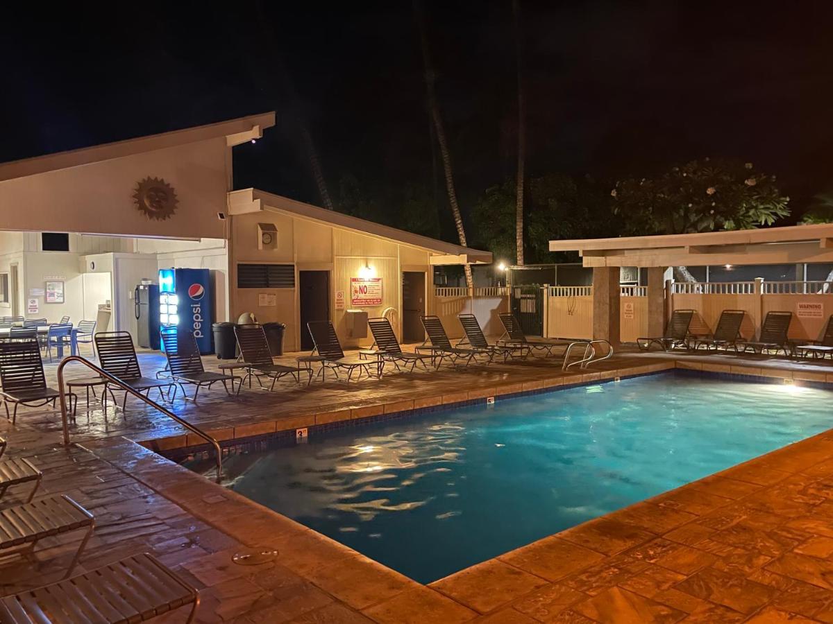 DELUXE PANORAMIC OCEAN VIEW - Dual AC - RENOVATED - FULLY EQUIPPED - SELF MGMT FREE PARKING photo 12