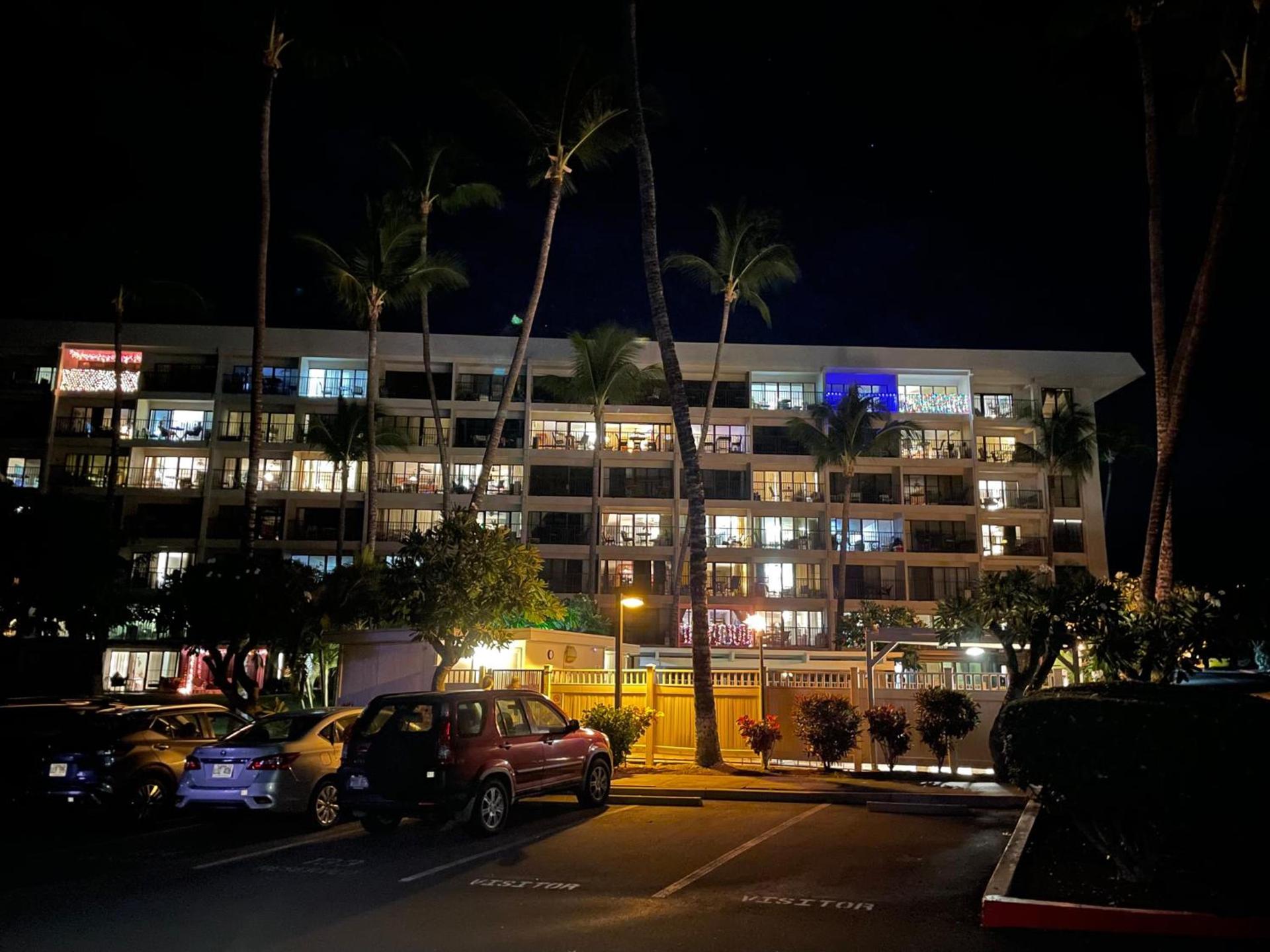 DELUXE PANORAMIC OCEAN VIEW - Dual AC - RENOVATED - FULLY EQUIPPED - SELF MGMT FREE PARKING photo 1
