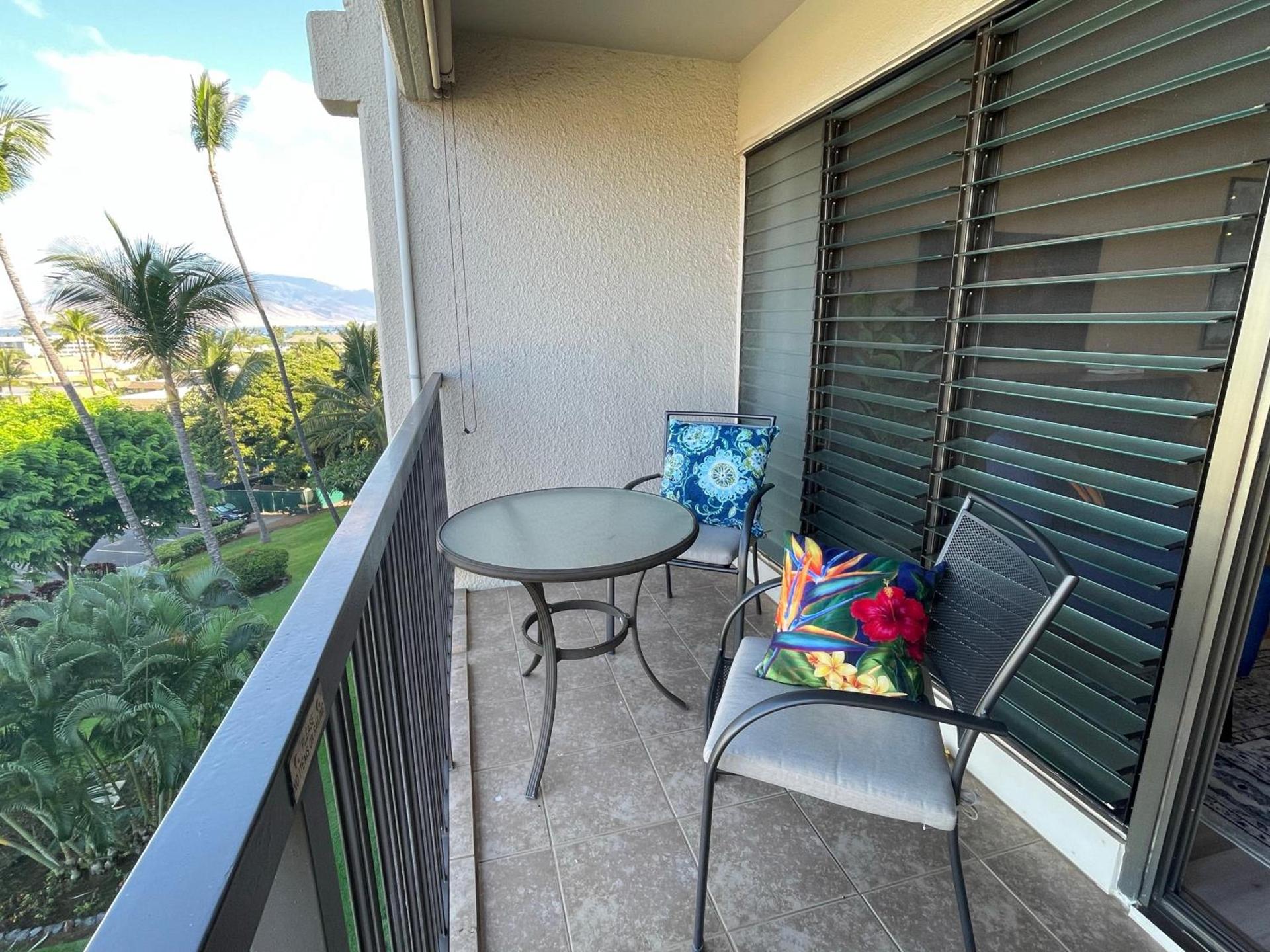 DELUXE PANORAMIC OCEAN VIEW - Dual AC - RENOVATED - FULLY EQUIPPED - SELF MGMT FREE PARKING photo 10