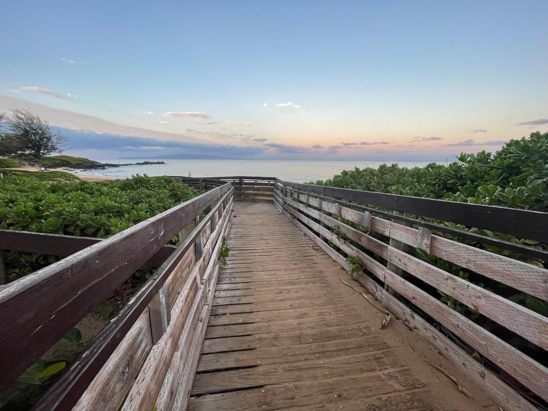 DELUXE PANORAMIC OCEAN VIEW - Dual AC - RENOVATED - FULLY EQUIPPED - SELF MGMT FREE PARKING photo 66