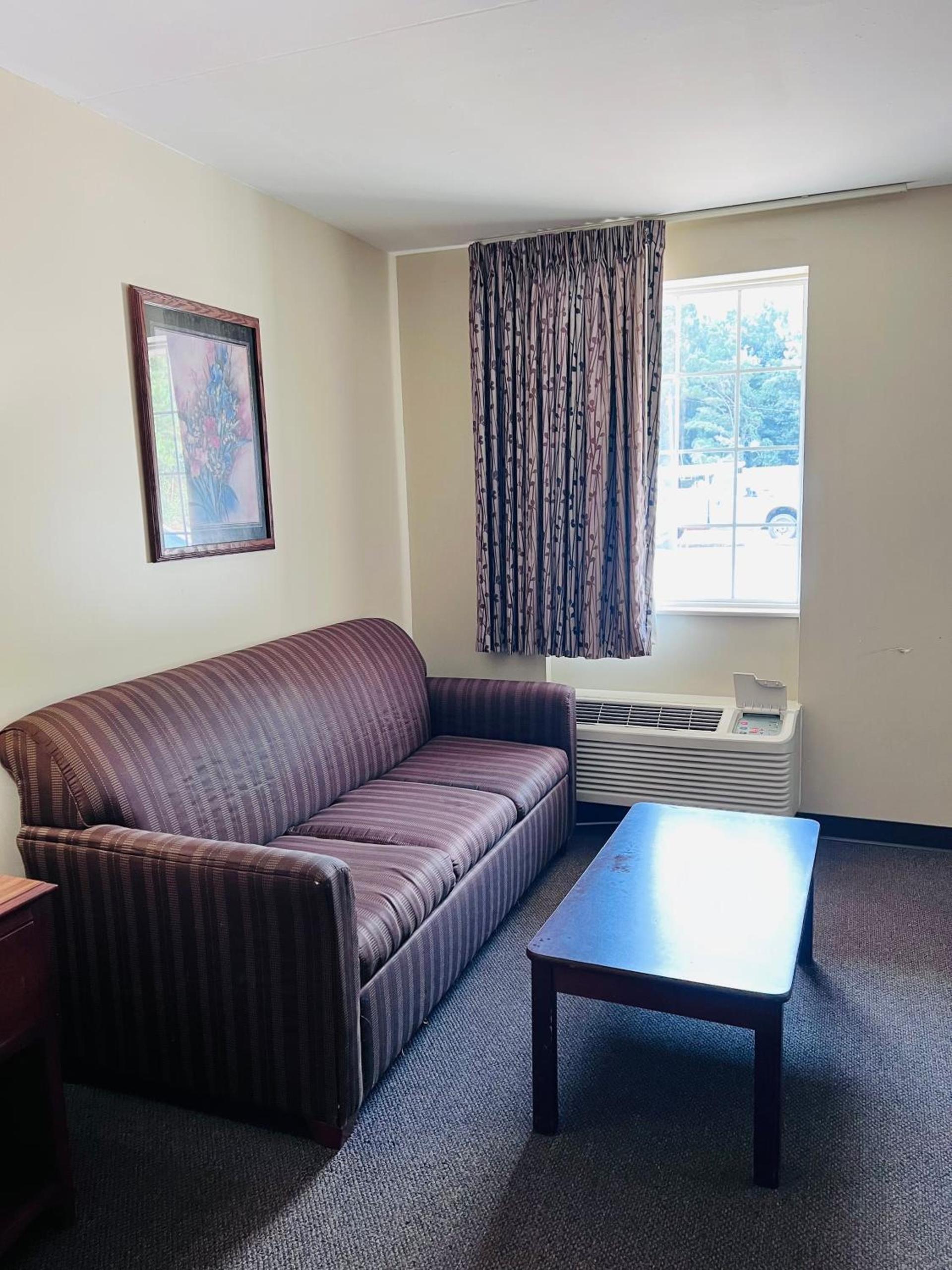 Ashley inn photo 10