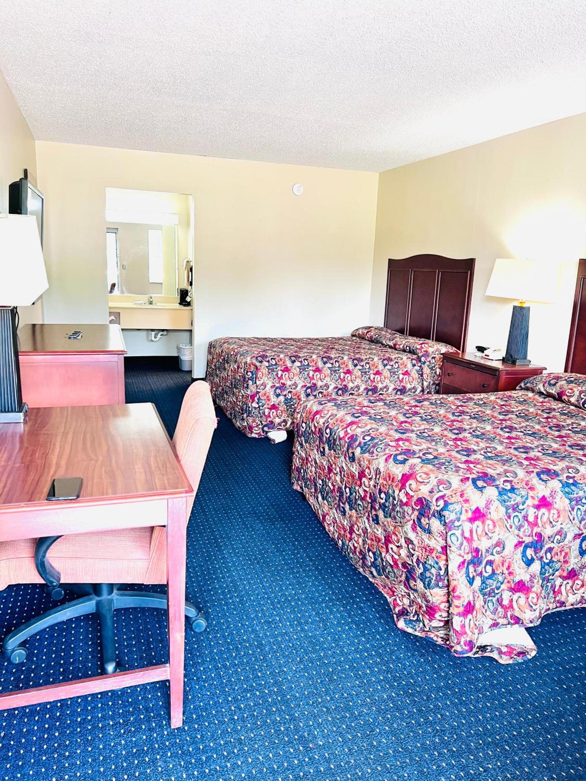Ashley inn photo 11