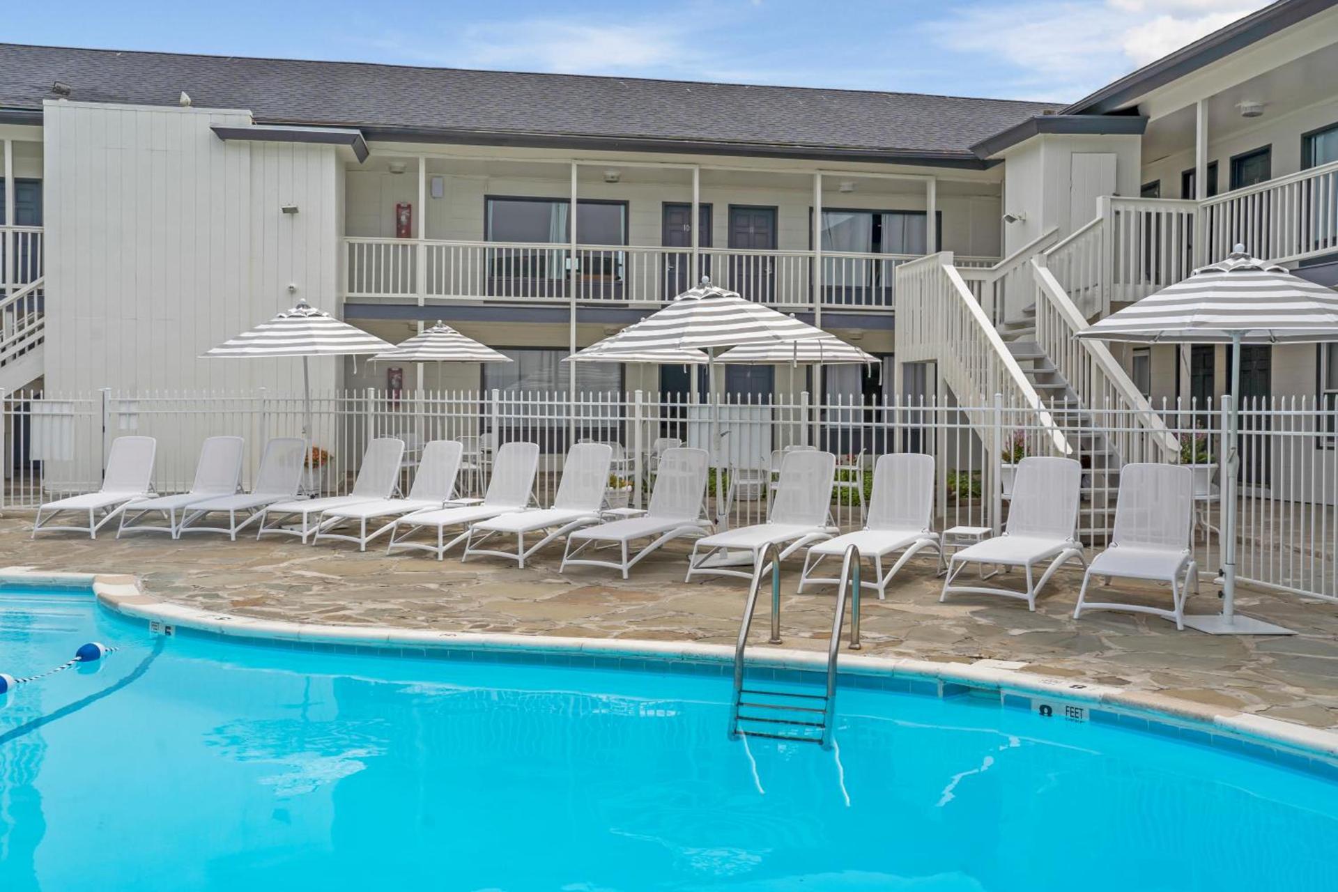 A Wave Inn - Montauk photo 5