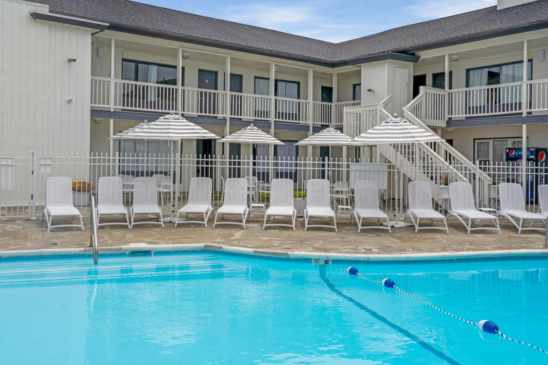 A Wave Inn - Montauk photo 6