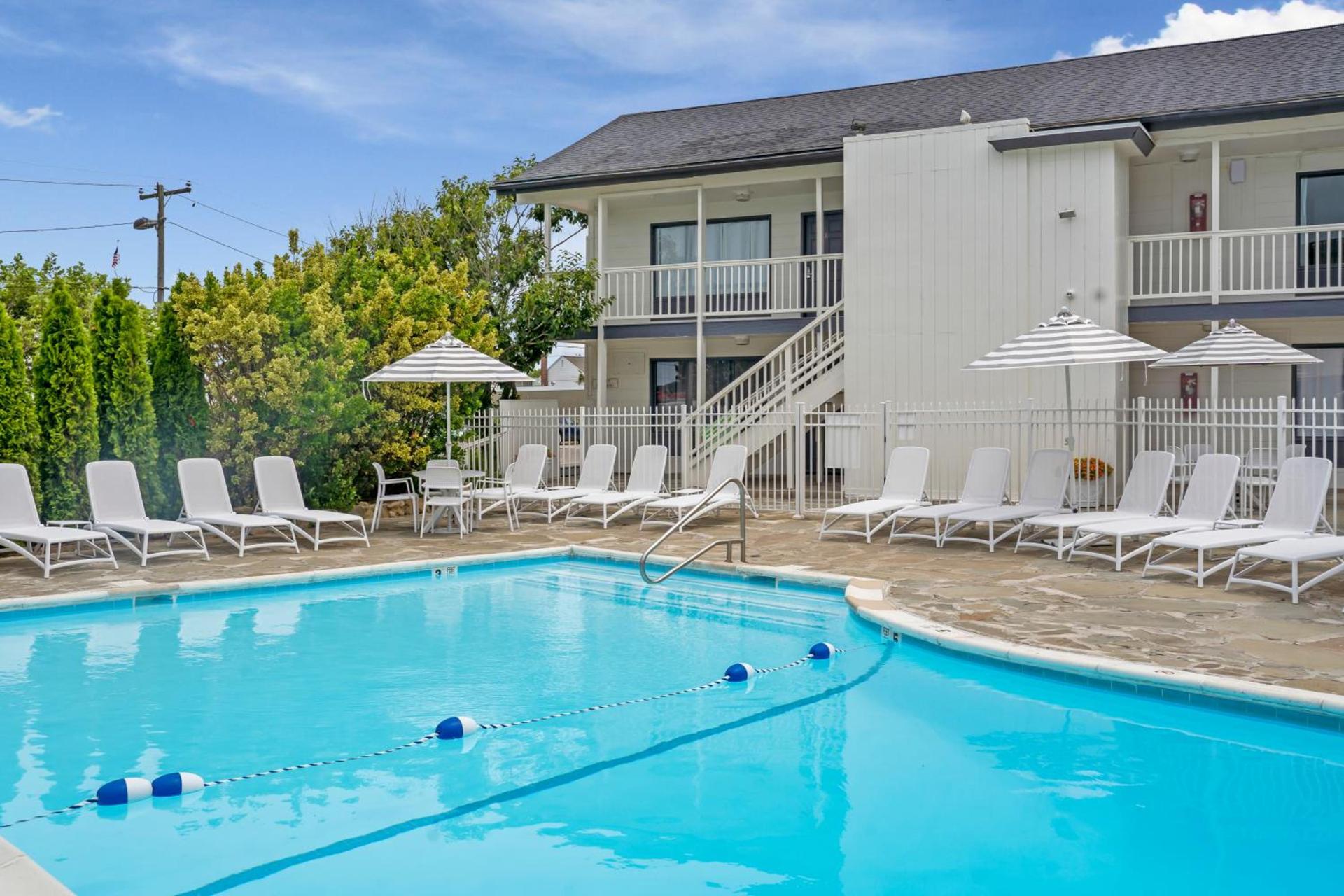 A Wave Inn - Montauk photo 7