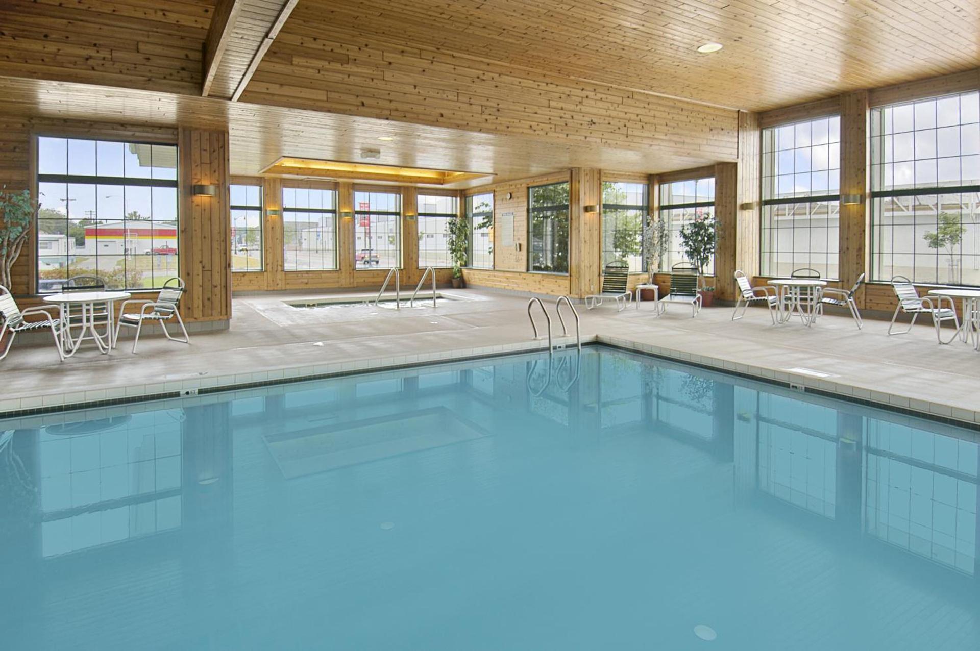Super 8 by Wyndham La Crosse photo 36