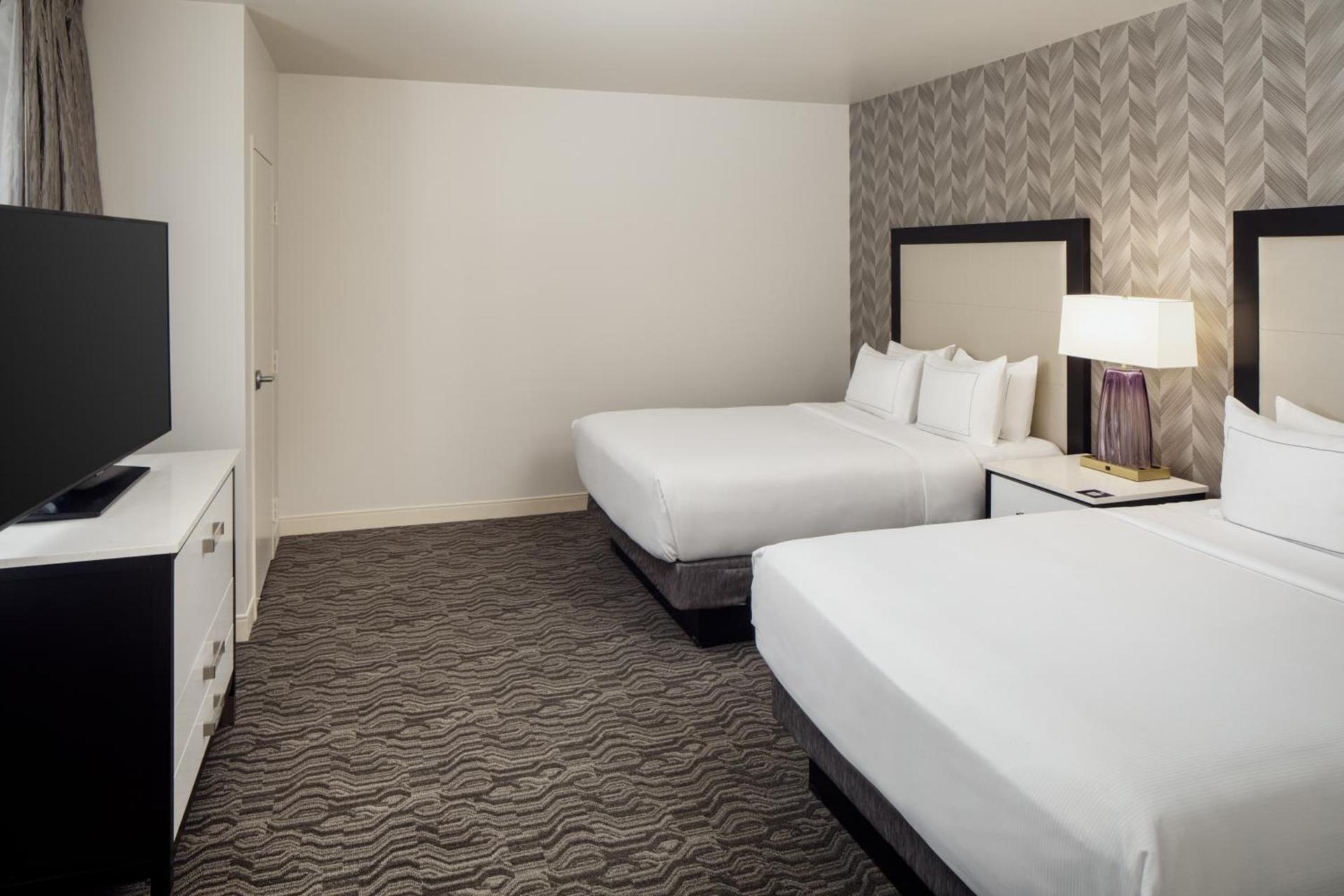 DoubleTree Suites by Hilton Hotel Detroit Downtown - Fort Shelby photo 40