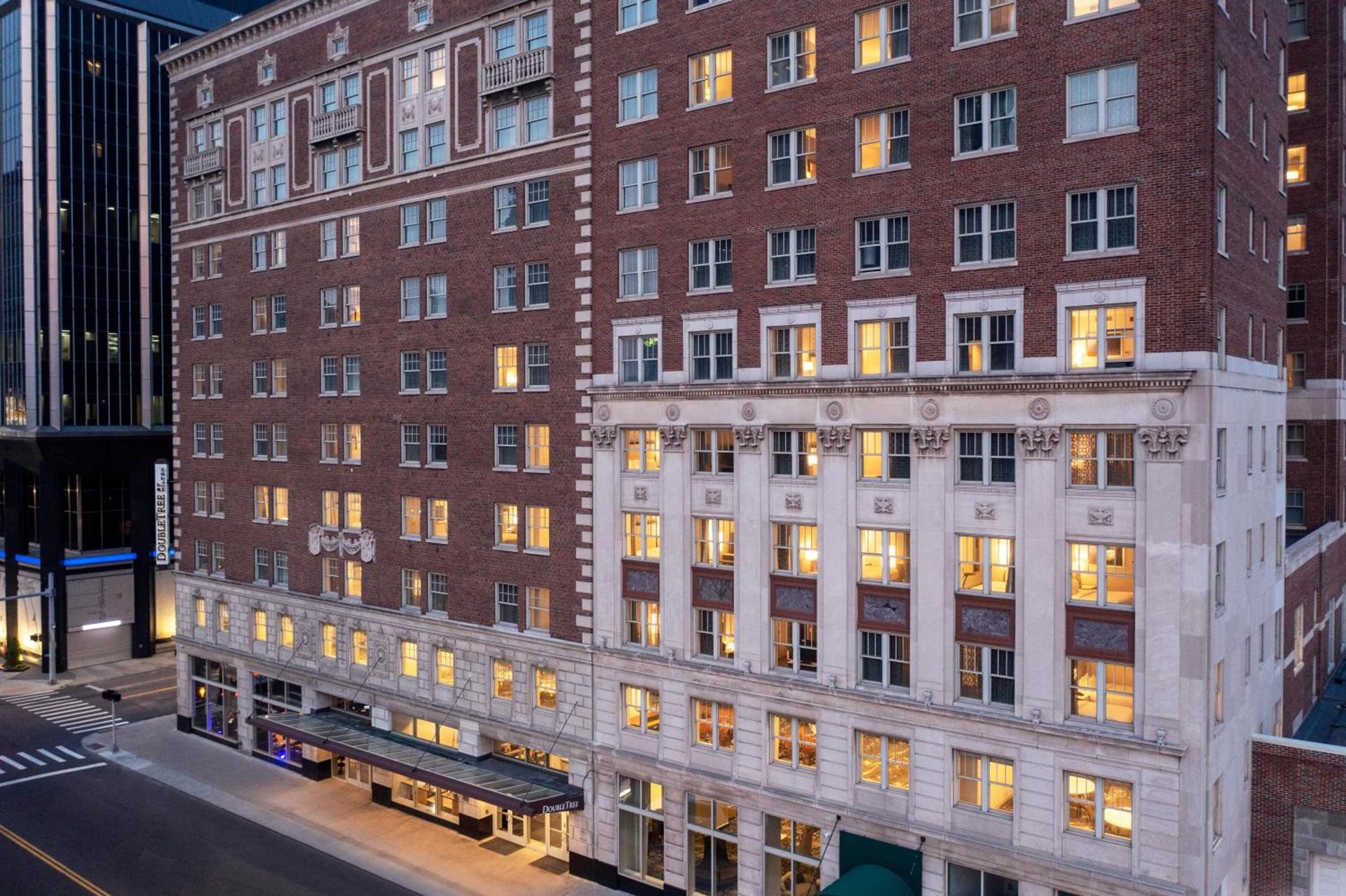 DoubleTree Suites by Hilton Hotel Detroit Downtown - Fort Shelby photo 57