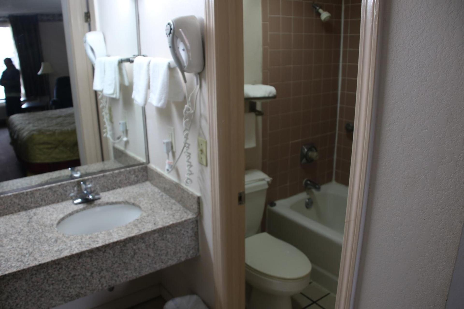 American Inn by Hotel O Selma US 80 photo 32