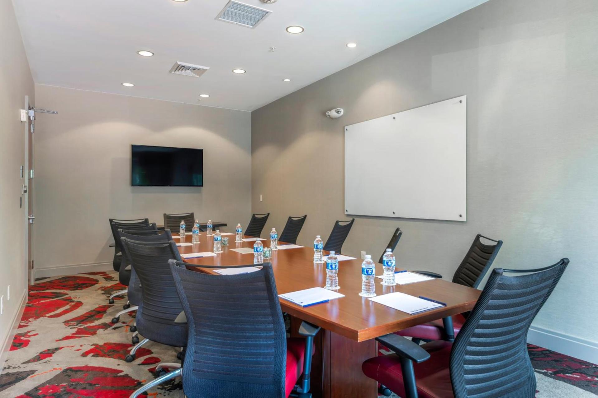 DoubleTree by Hilton Raleigh-Cary photo 40