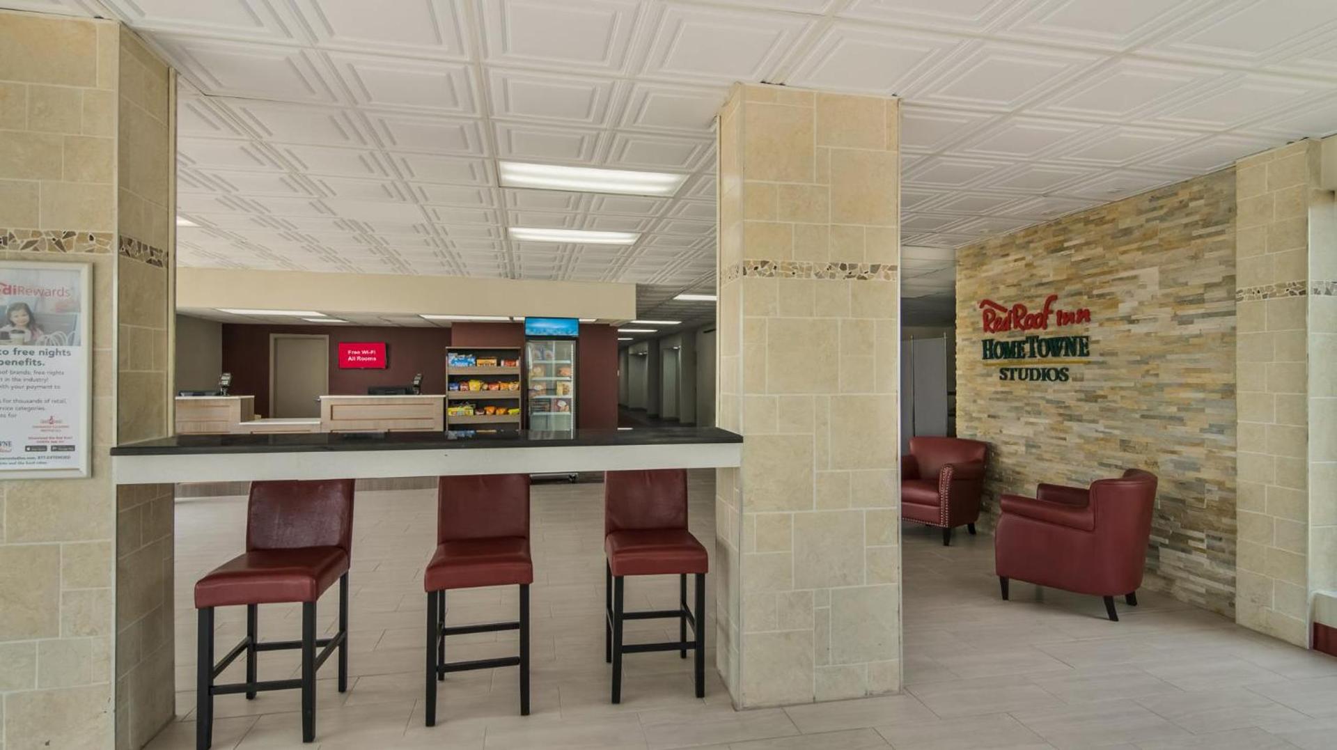 Red Roof Inn & Conference Center Chicago - Aurora Fox Valley photo 12