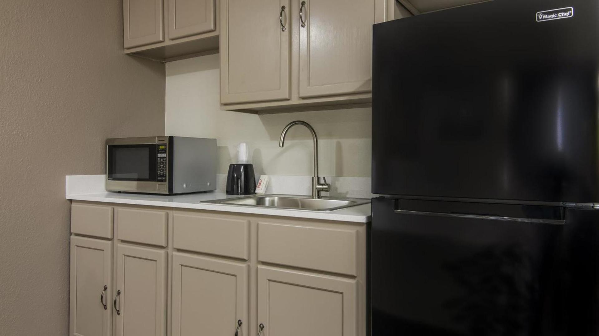 Red Roof Inn & Conference Center Chicago - Aurora Fox Valley photo 18