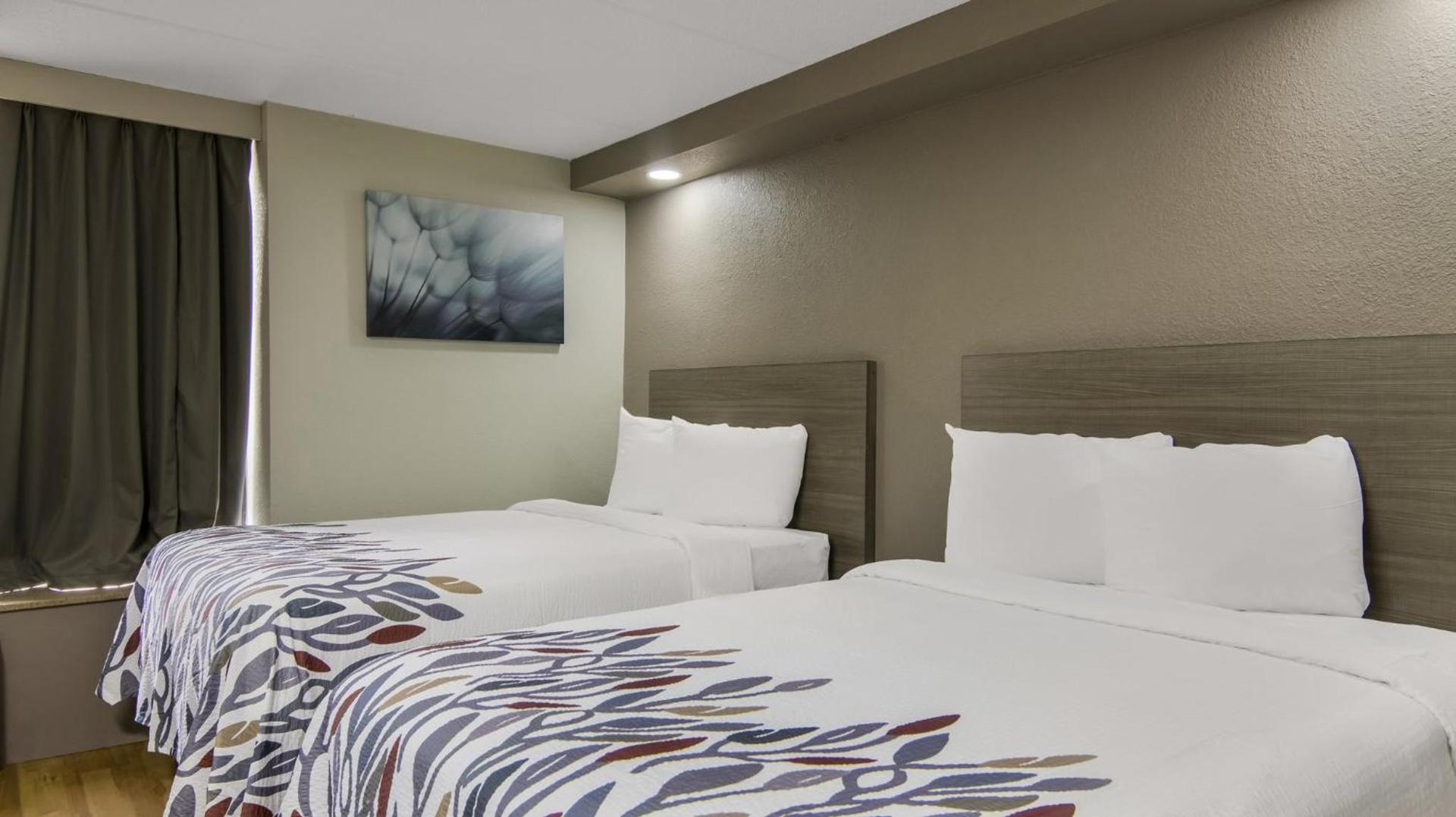 Red Roof Inn & Conference Center Chicago - Aurora Fox Valley photo 17
