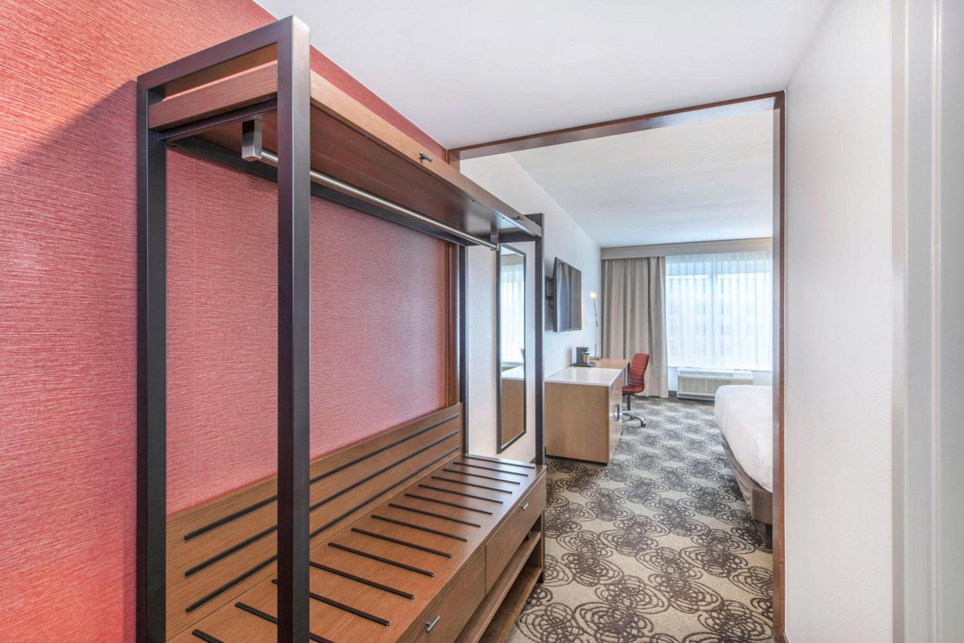 DoubleTree by Hilton Raleigh-Cary photo 38