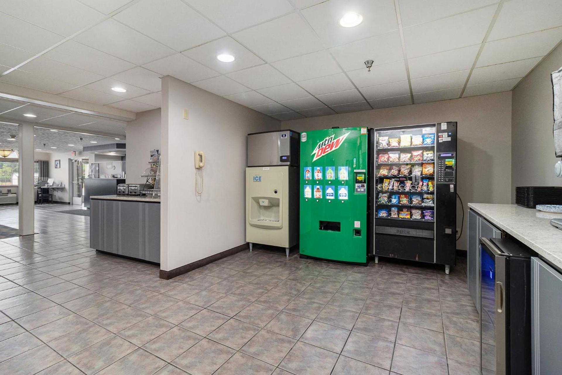 Microtel Inn and Suites Manistee photo 39