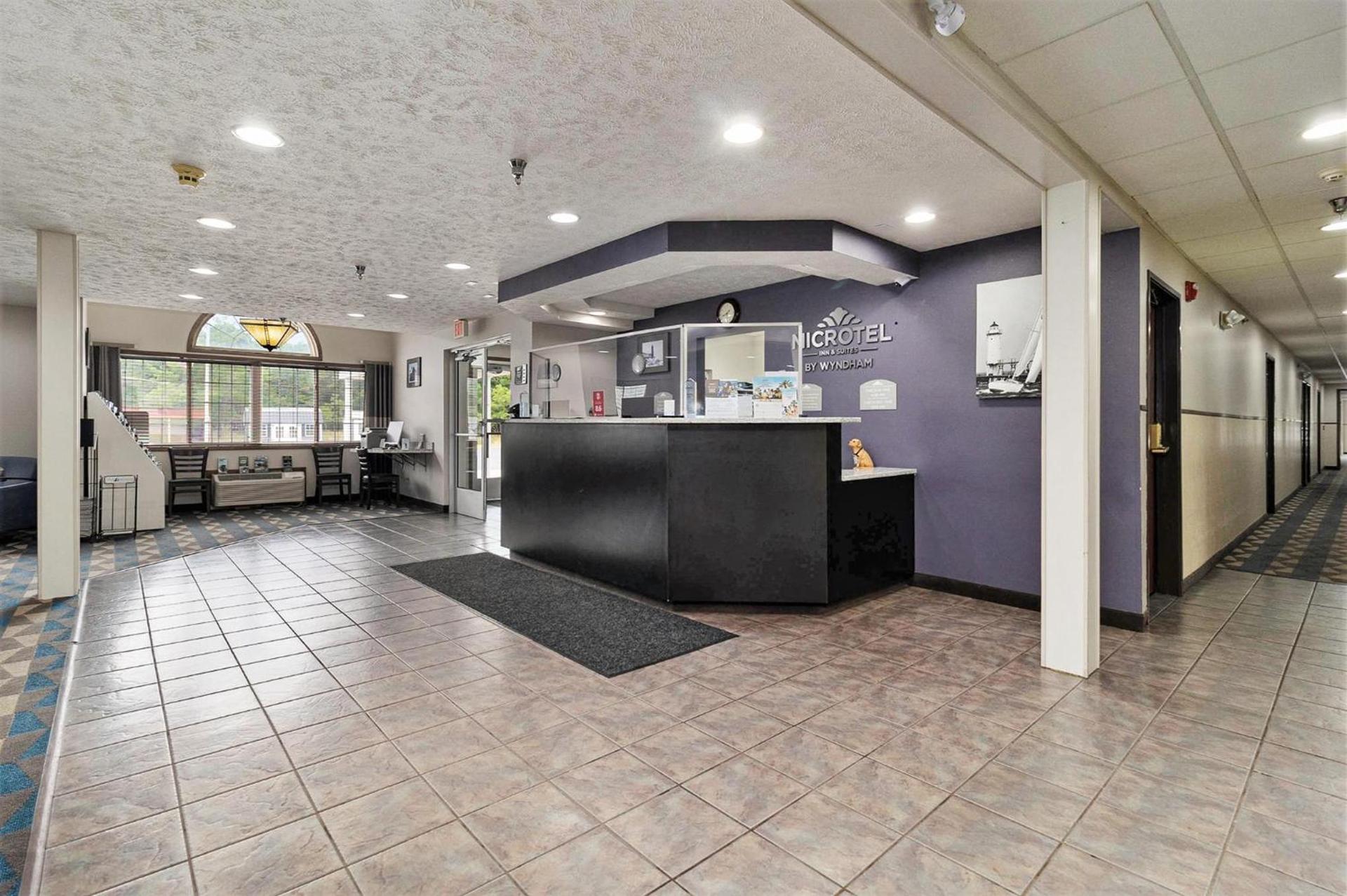 Microtel Inn and Suites Manistee photo 40