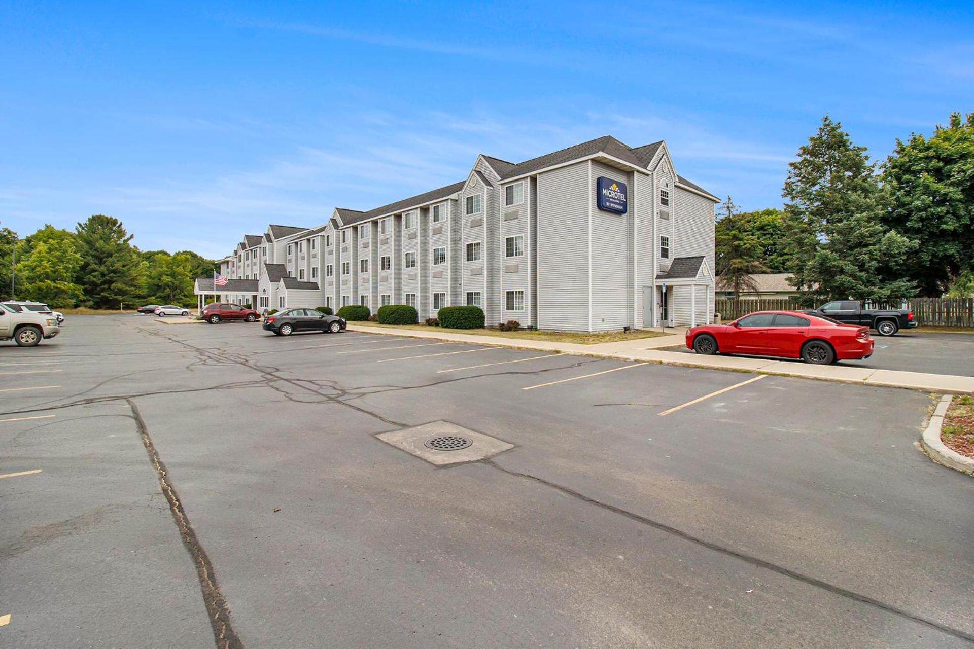 Microtel Inn and Suites Manistee photo 51