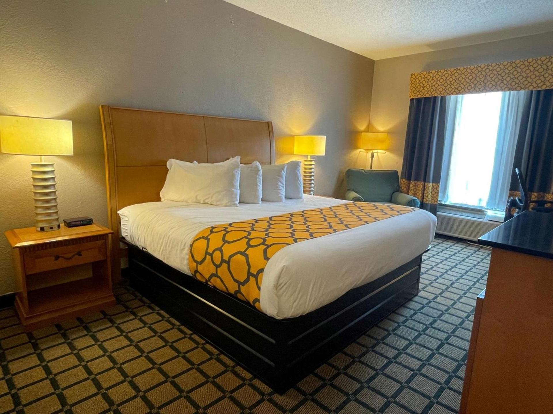 Baymont by Wyndham West Plains photo 14