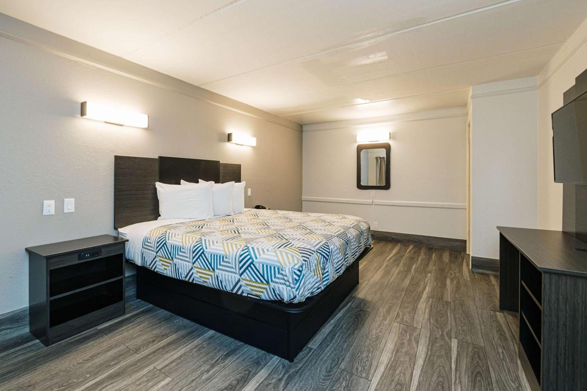 Motel 6-Baytown, TX - Garth Rd photo 6