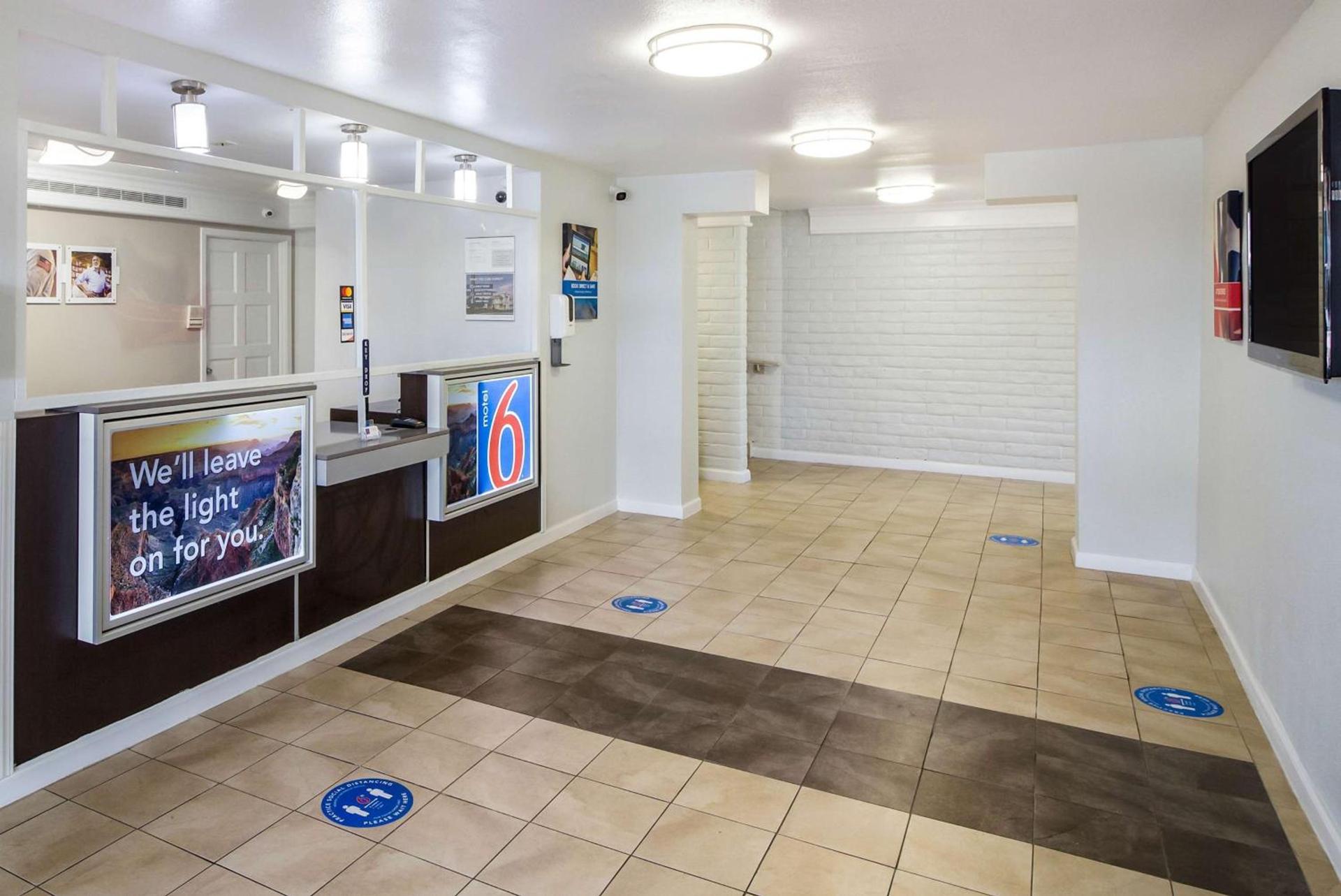 Motel 6-Baytown, TX - Garth Rd photo 13