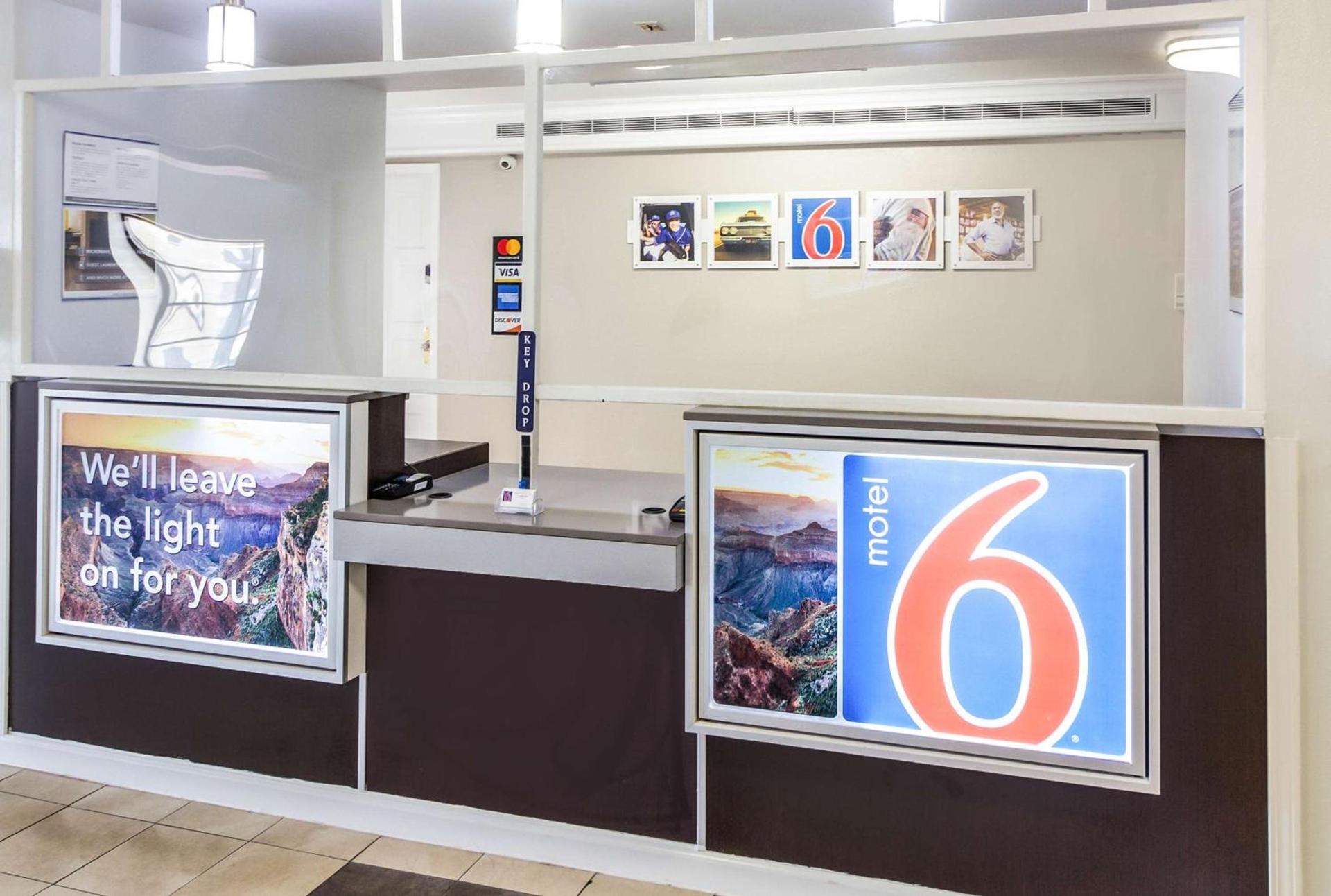Motel 6-Baytown, TX - Garth Rd photo 14